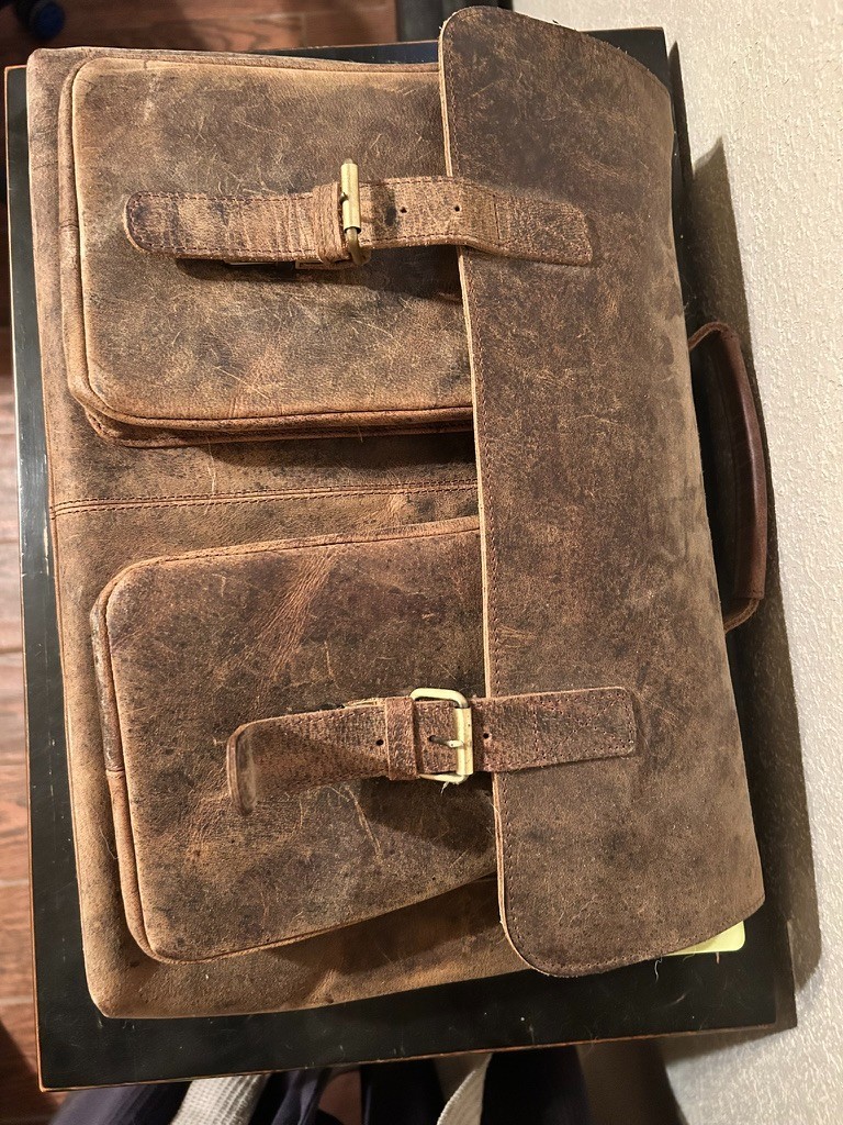 Leather Briefcase/Messenger Bag, Komal C, 15″, Distressed Brown
