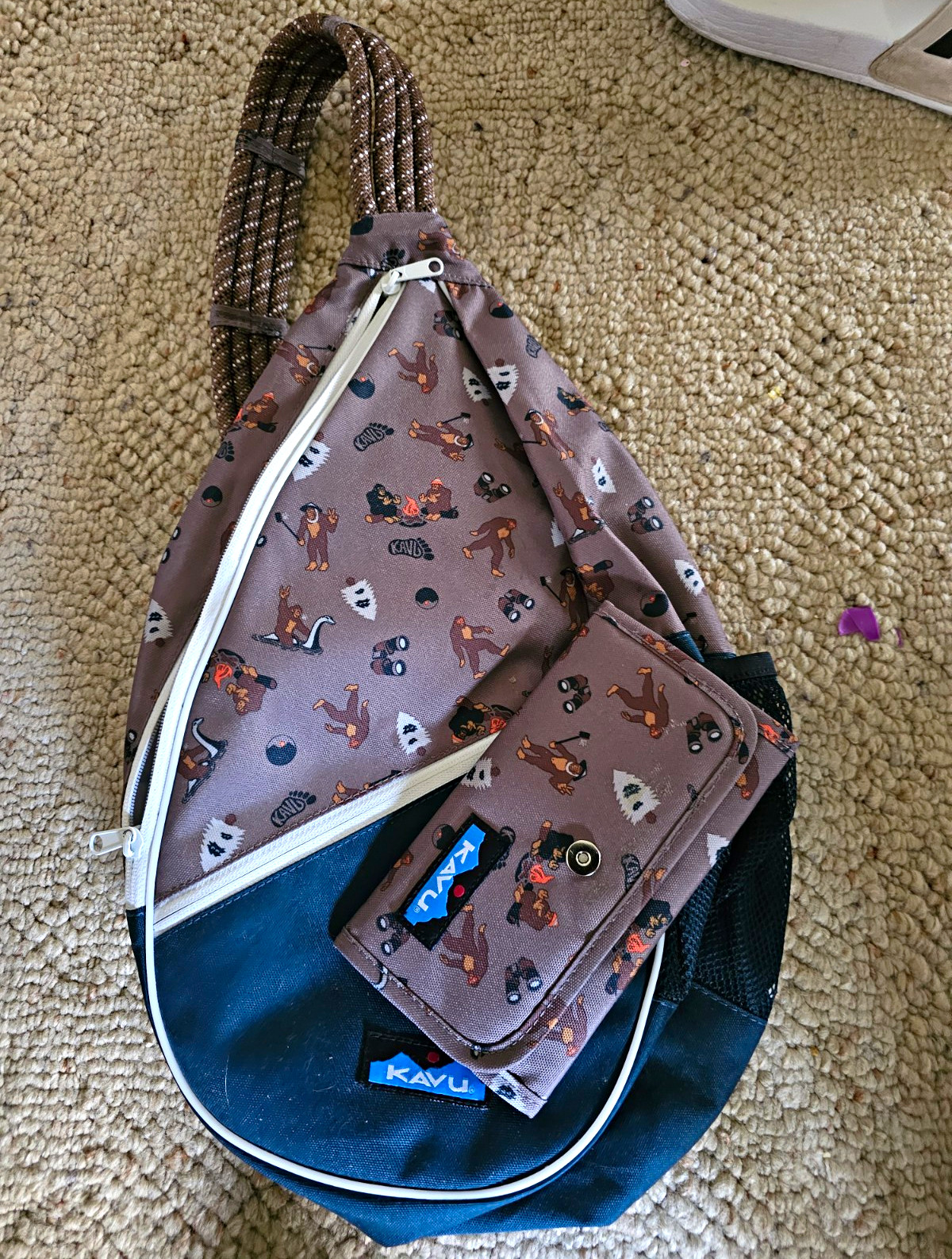 KAVU Rope Sling Bag Sasquatch Brown/Black Crossbody + Zip Wallet Pouch