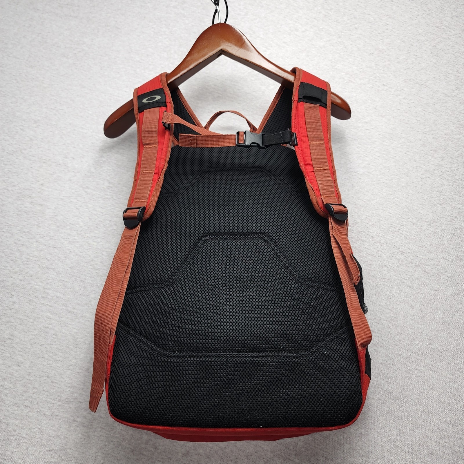 Oakley Backpack Y2K Factory Pilot ON AIR Media Crew 92610-465 16452 Red
