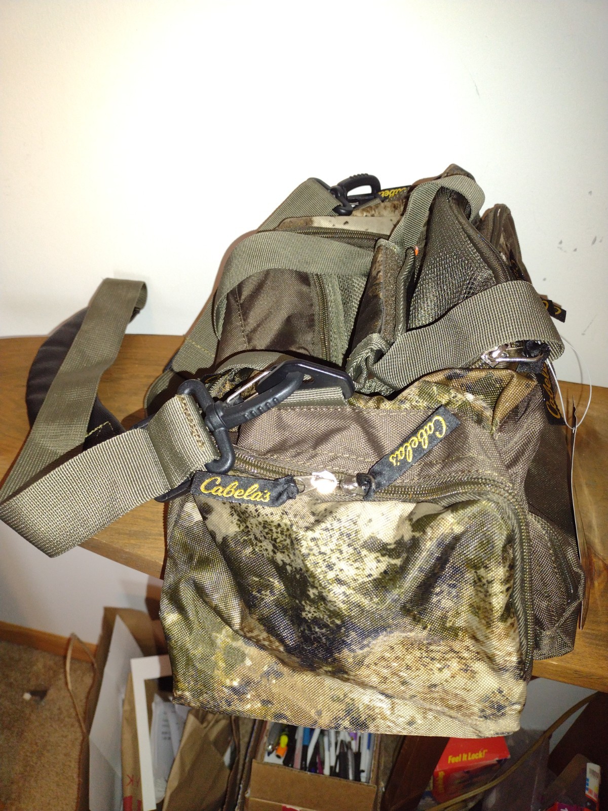 CABELAS CAMO MINI DUFFLE BAG, MULTIPLE ZIPPERED COMPARTMENTS, NWT