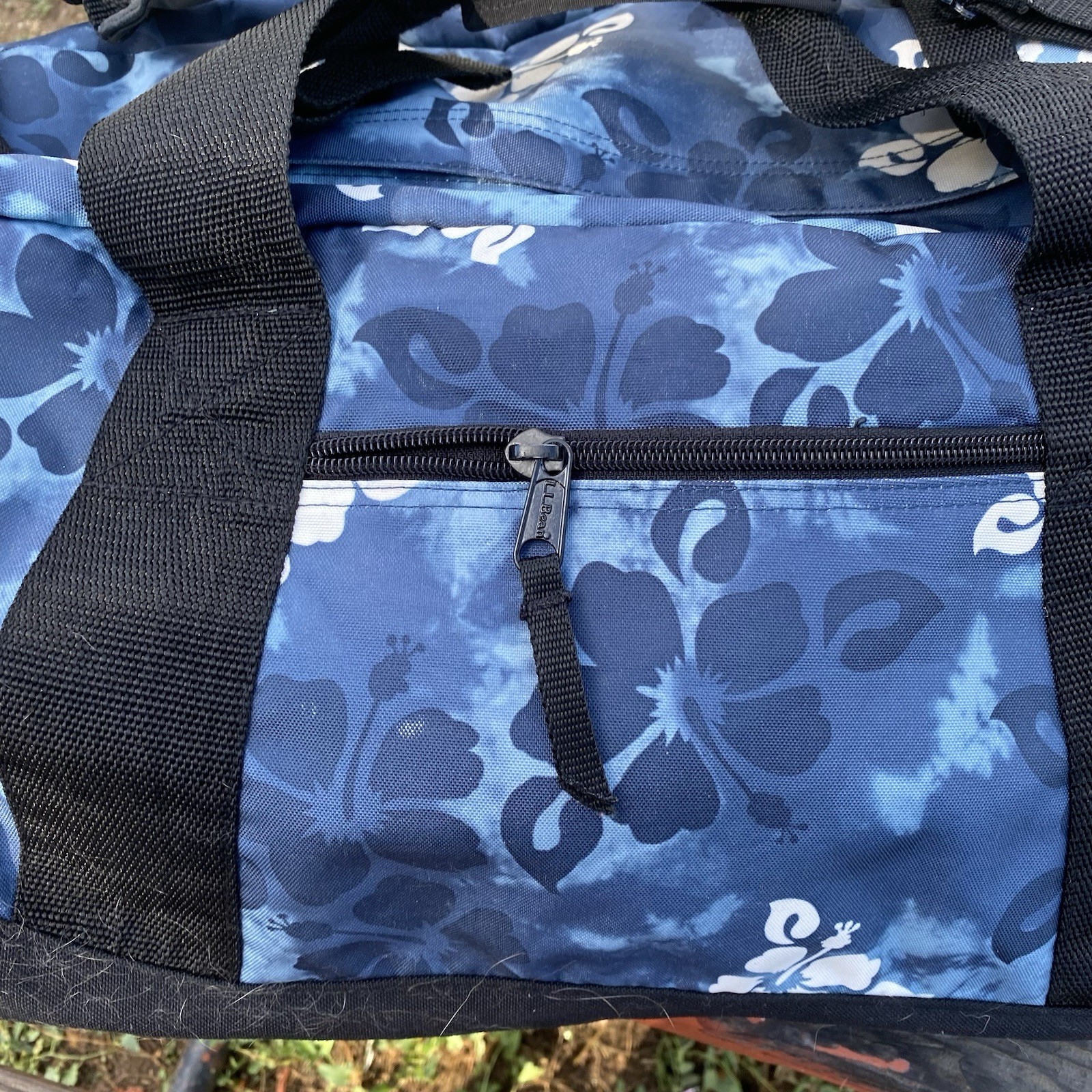 LL Bean Blue White Hibiscus Print Medium 35L Adventure Duffle Carry On Bag EUC
