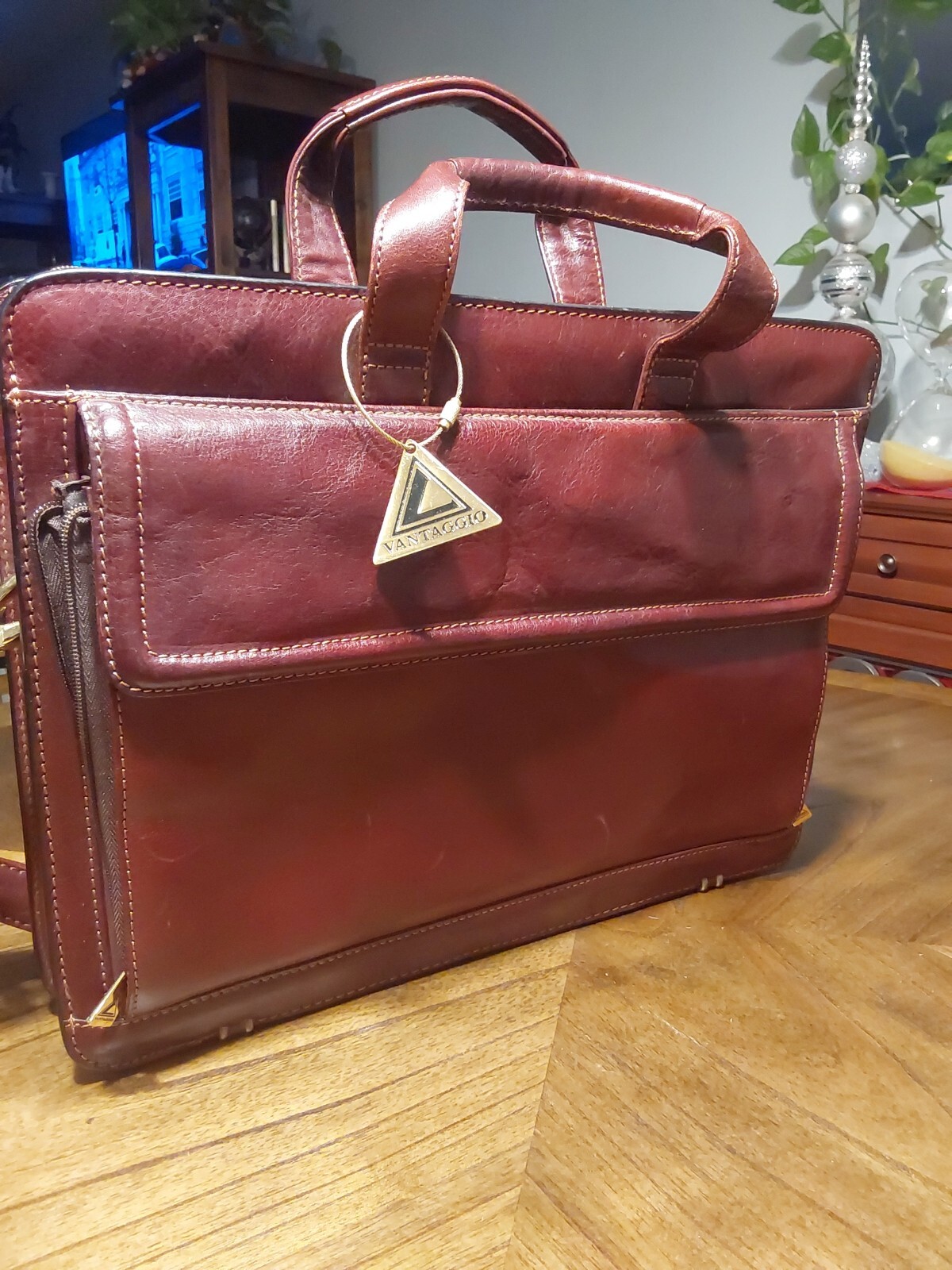Vantaggio Italian Hand stained Leather Briefcase portfolio with strap.