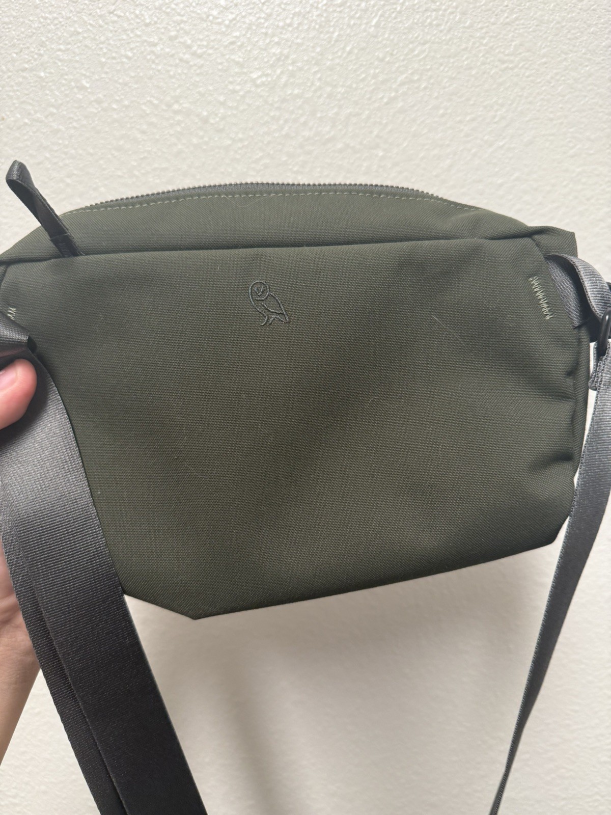 Bellroy Classic Sling 3L Crossbody Sling Bag – Olive – NWOT