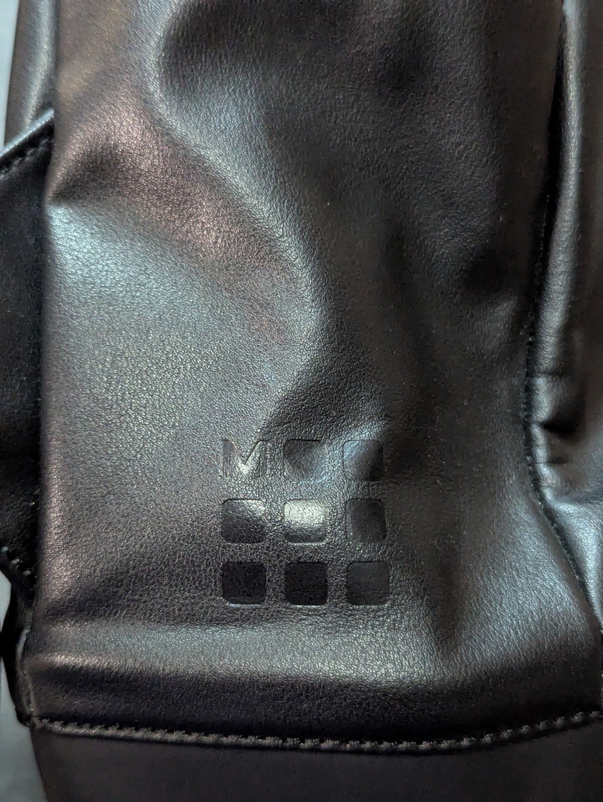 Ultra Rare Heisman logo Moleskine Black Zip Closure Inner Pockets, polyurethane