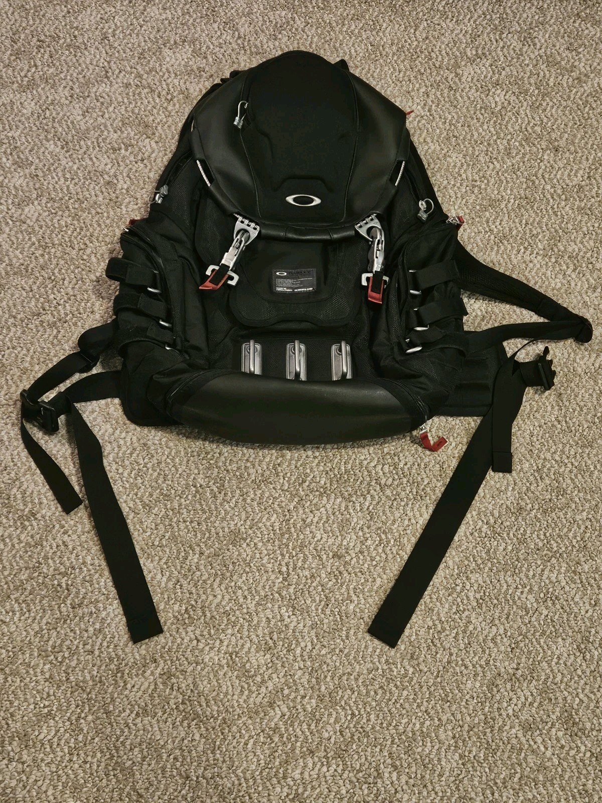Oakley KITCHEN SINK Backpack 34L Capacity – 92060AODM – BLACK