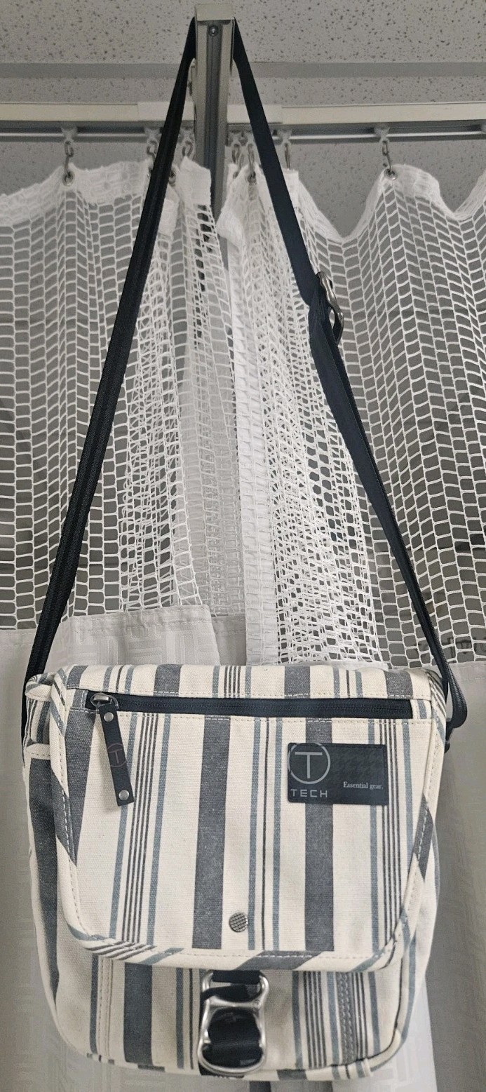 Authentic Tumi T-Tech Canvas Essential Gear Messenger Bag Crossbody Stripes Gear
