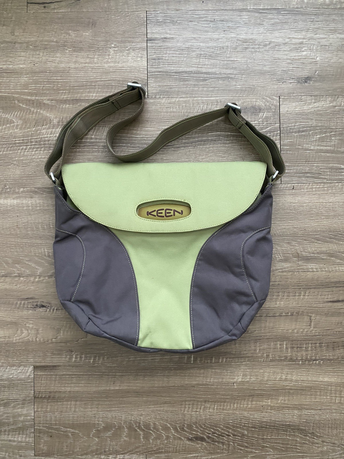 KEEN Hybrid Transport Travel Shoulder Bag Outdoor Messenger Magnetic Rare
