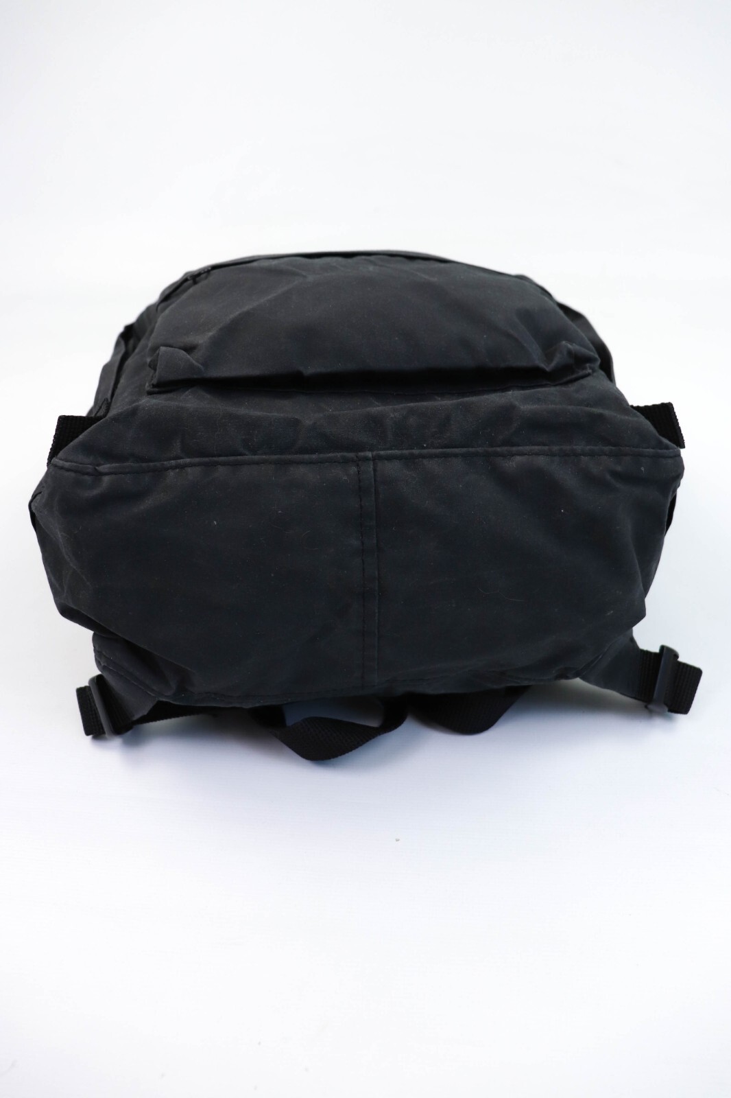 Fjallraven Kanken 16L 38x27x13 CM Black Waxed Backpack