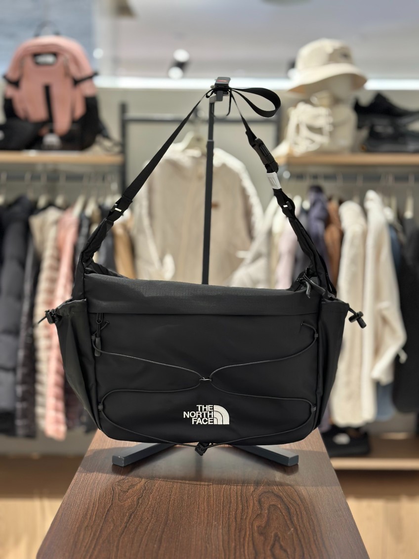 The North Face Borelais Soft Messenger Bag Casual Sports Lifestyle Bag NN2PR57A