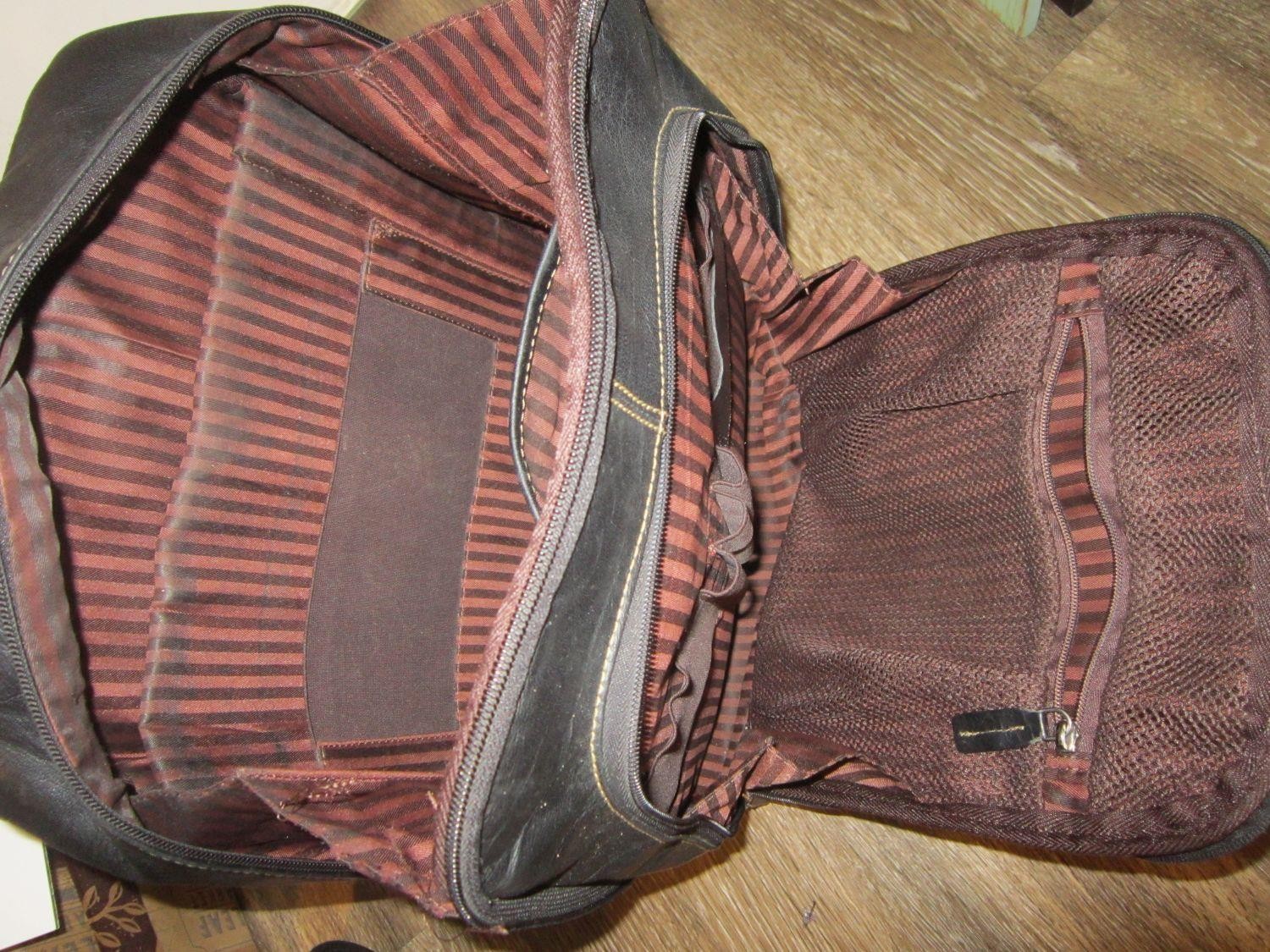 JACK GEORGES Black Leather Lrg Capacity BACKPACK Padded Computer Business