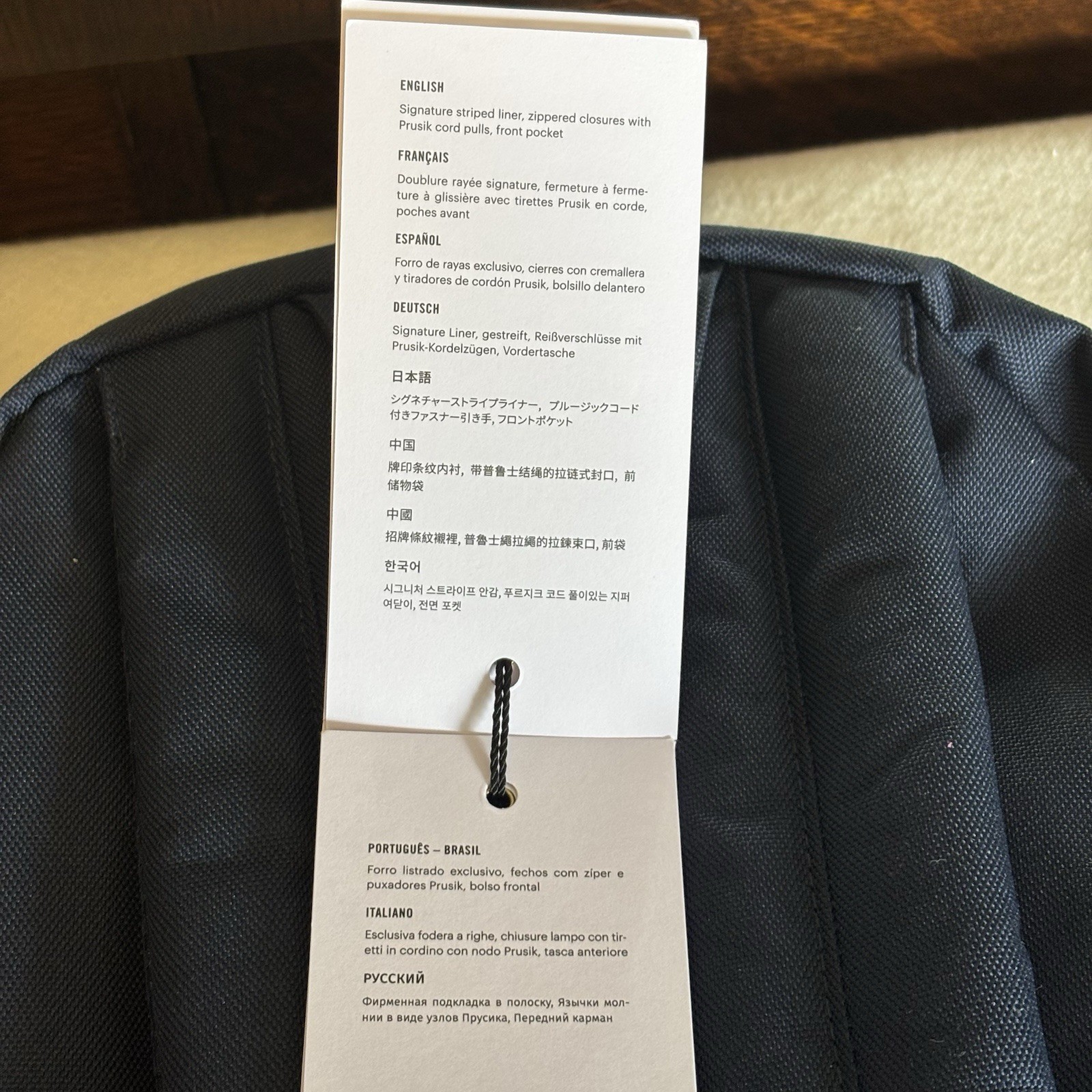 Herschel Classic Woven Label Backpack Navy NEW Striped Liner Front Pocket Zipper