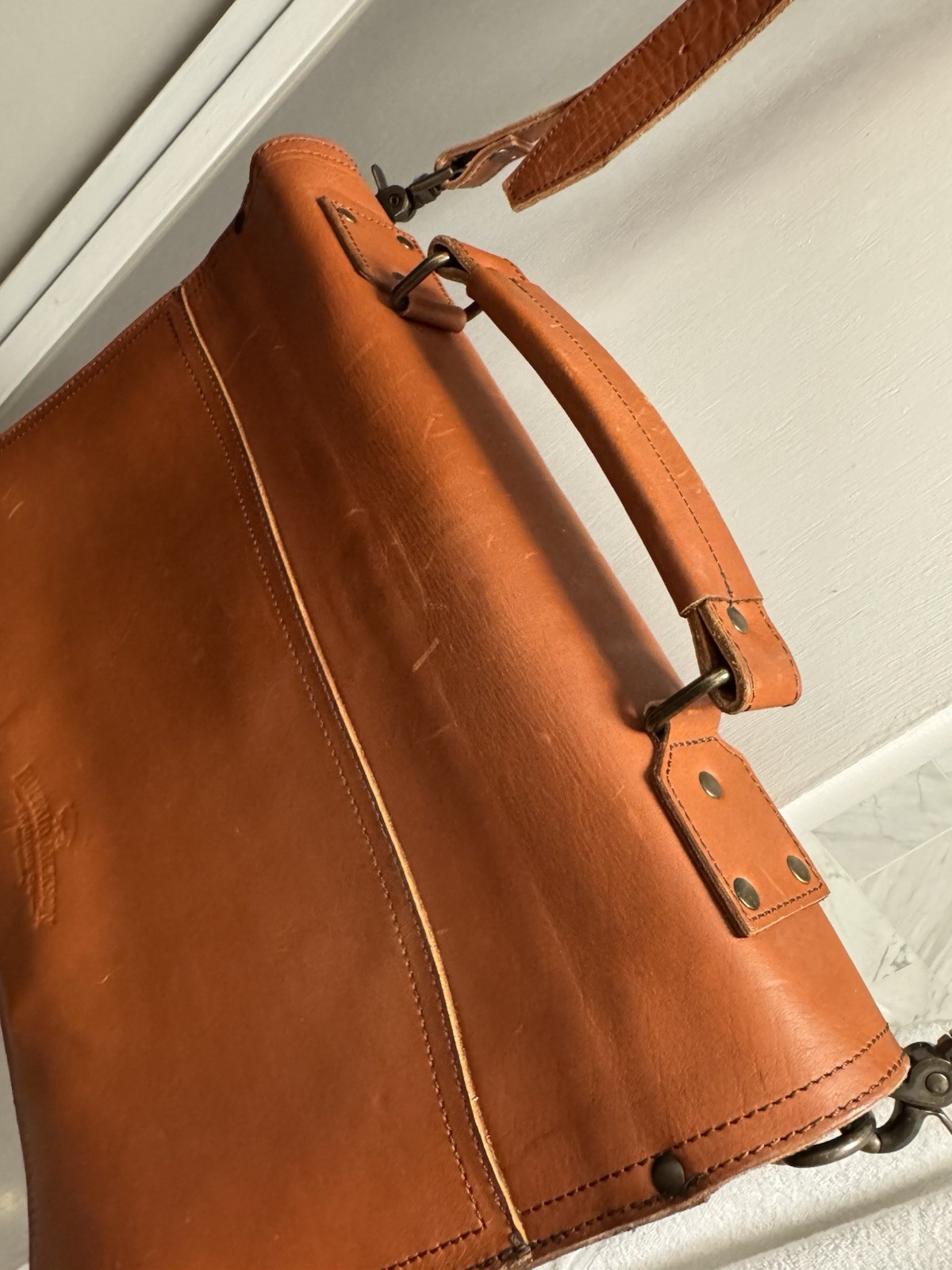 Buffalo Jackson Roosevelt Messenger Briefcase 16” Removable Strap Cognac Brn