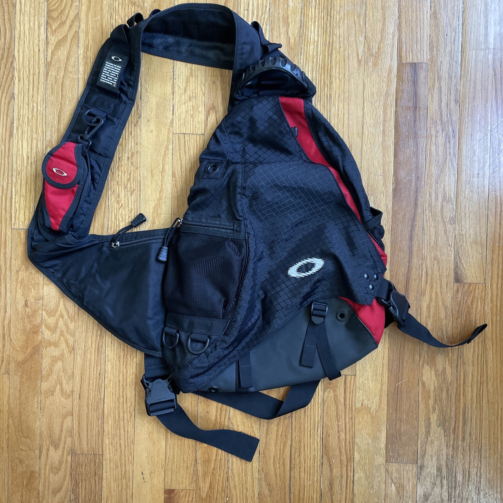 Oakley Sandbag Sling Tactical Bag Pack Red Black Software Icon+Phone Case AP