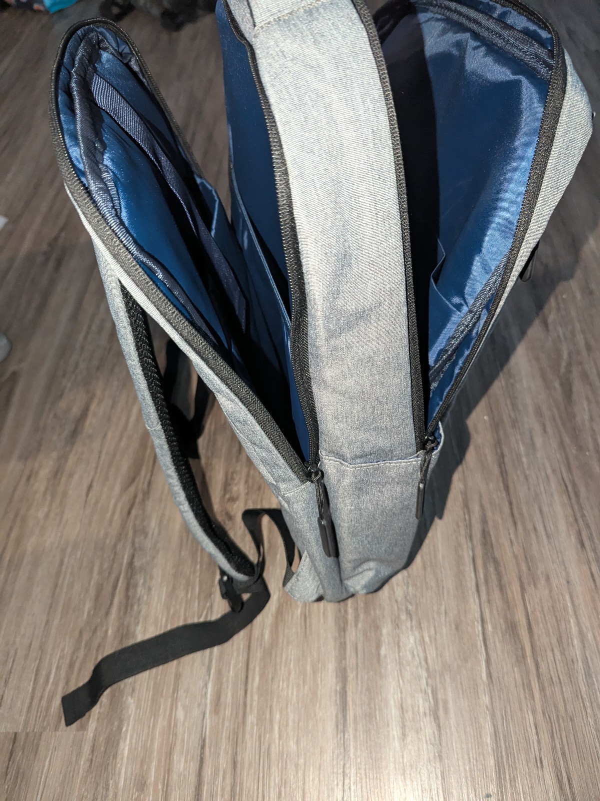 LUGGEX UrbanPro Backpack Lightweight 14-Inch Laptop Carrier Travel Bag Gray