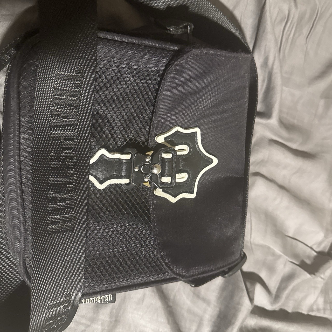TRAPSTAR Black Small Crossbody Bag Buckle Closure Adjustable Logo Strap Unisex