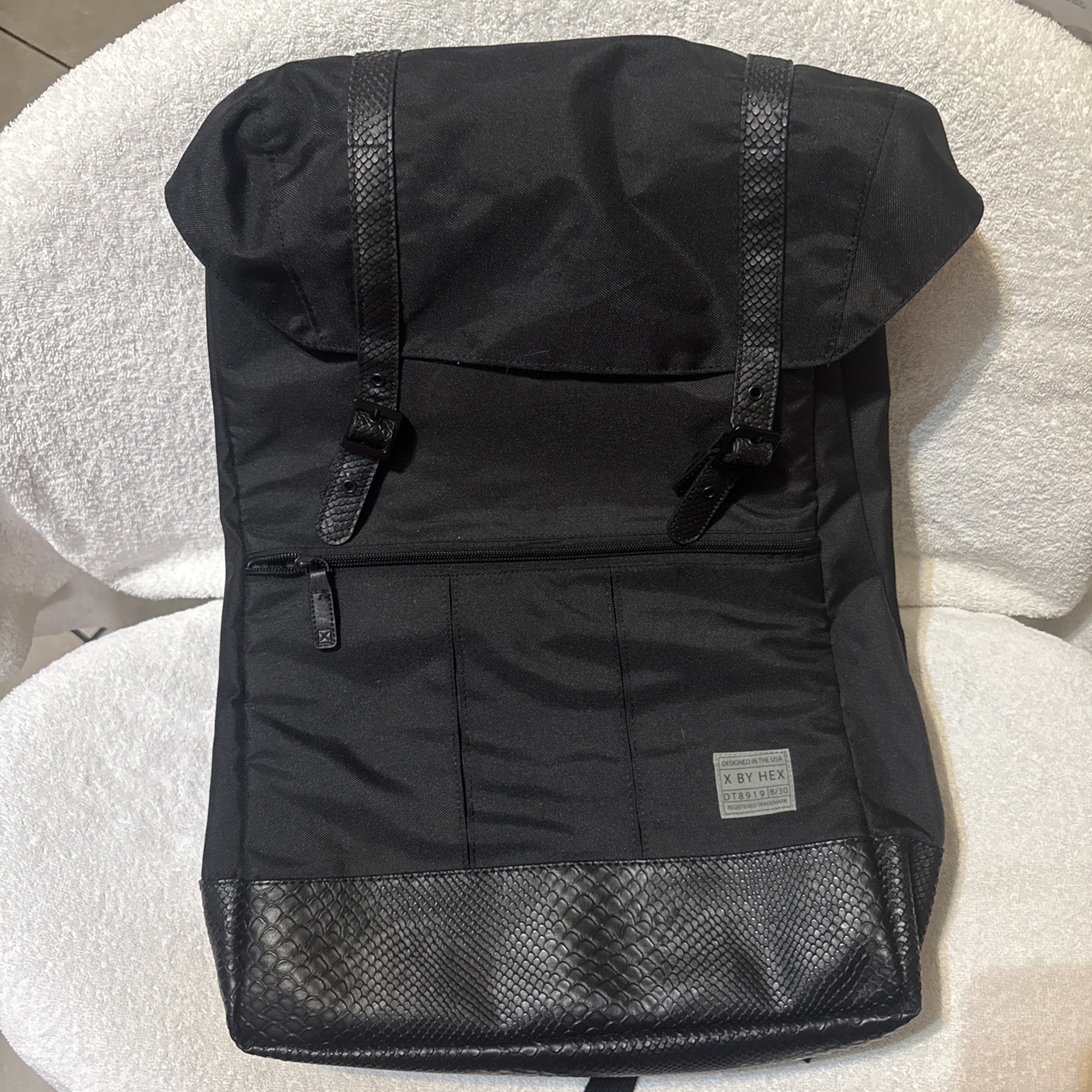 HEX Dt8919 LAPTOP BACKPACK BLACK PYTHON SNAKESKIN