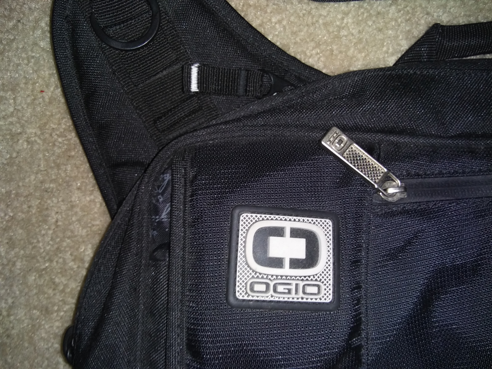 OGIO Tech Specs Audio & Computer Sleeves Black Nylon Multi Pockets Messenger Bag