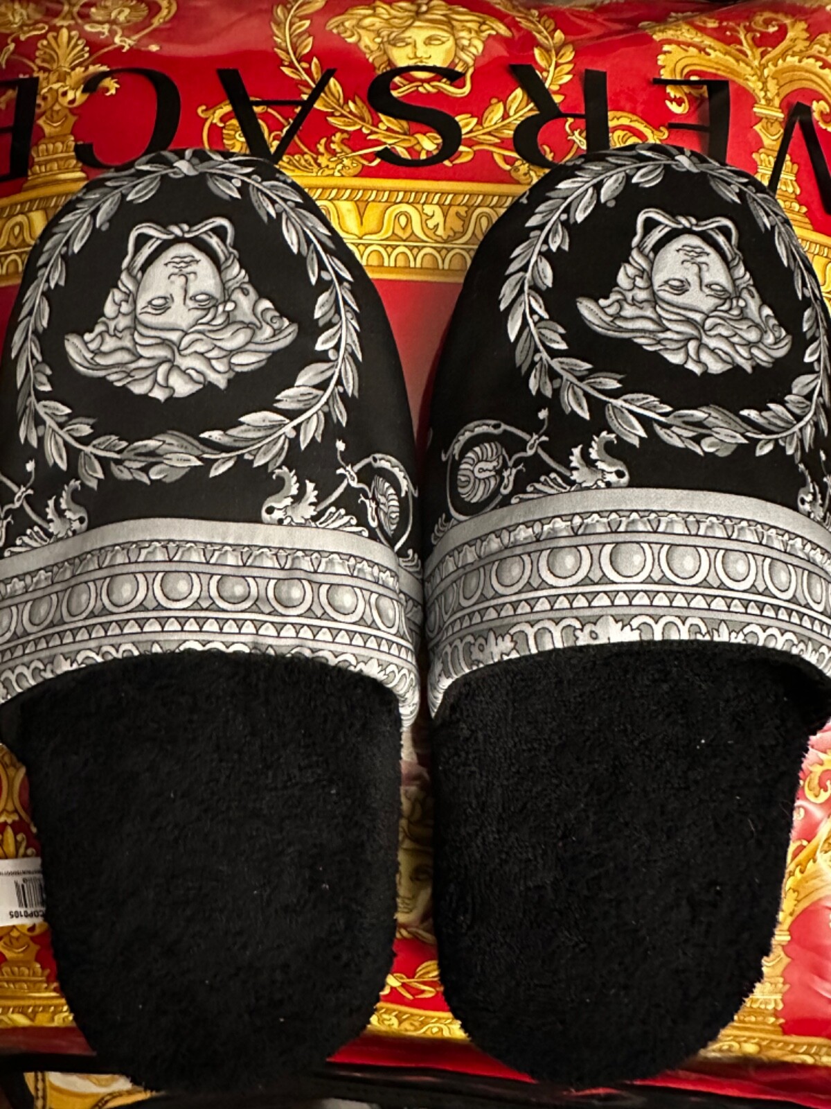 VERSACE SLIPPERS MEDUSA SMALL SIZE PRESTIGE GIFT IDEA L FAST SHIPPING USA