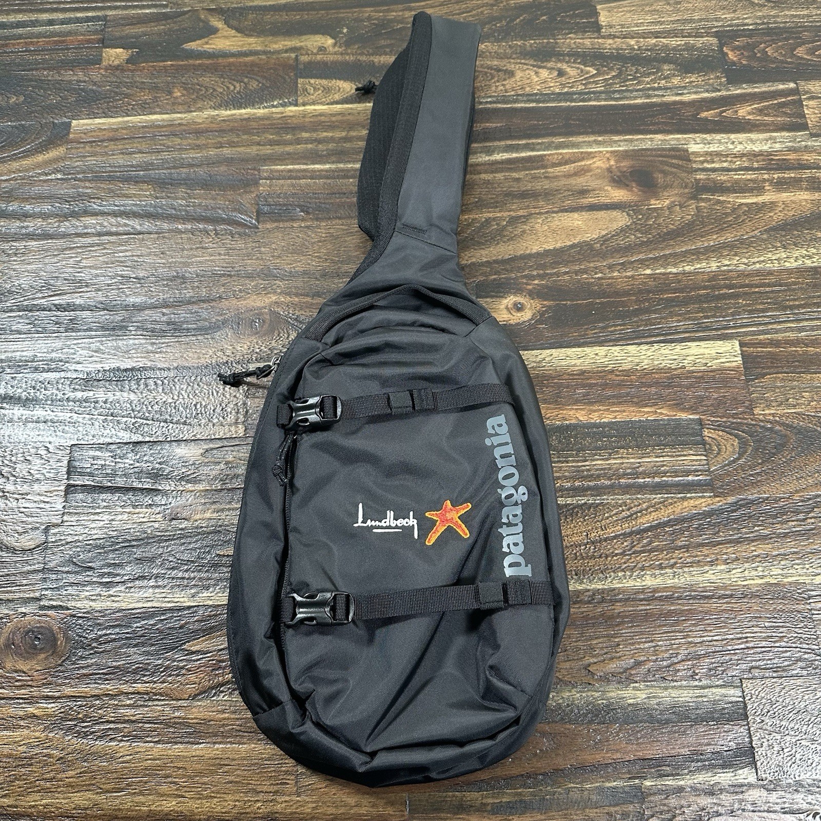 NWOT Patagonia 8L Atom Sling Daypack Hiking Camping Fishing Travel Black