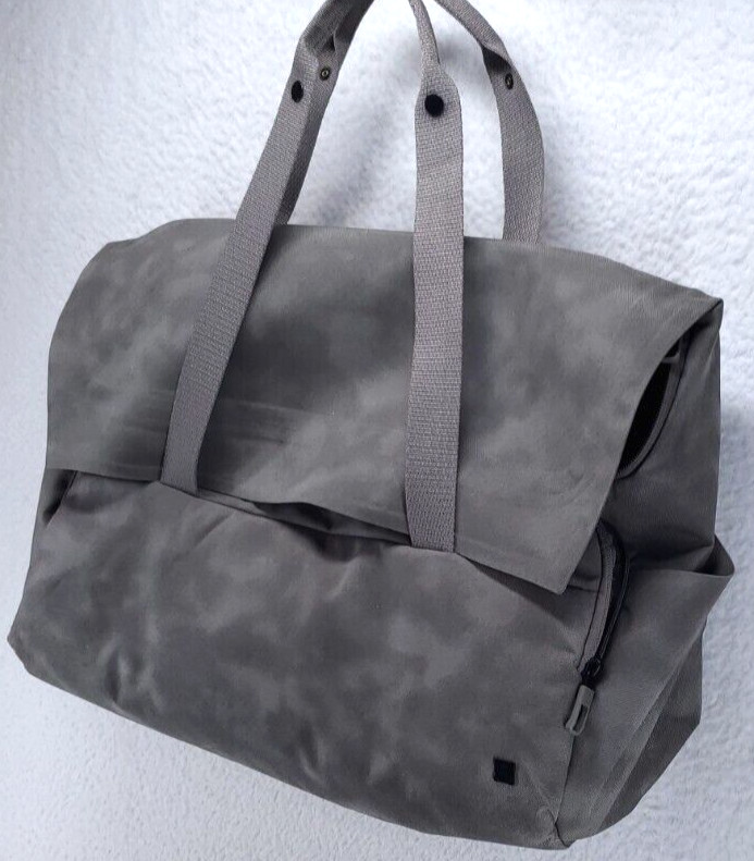 Lululemon Early Embark Large Duffel Messenger Laptop Computer Bag Nylon