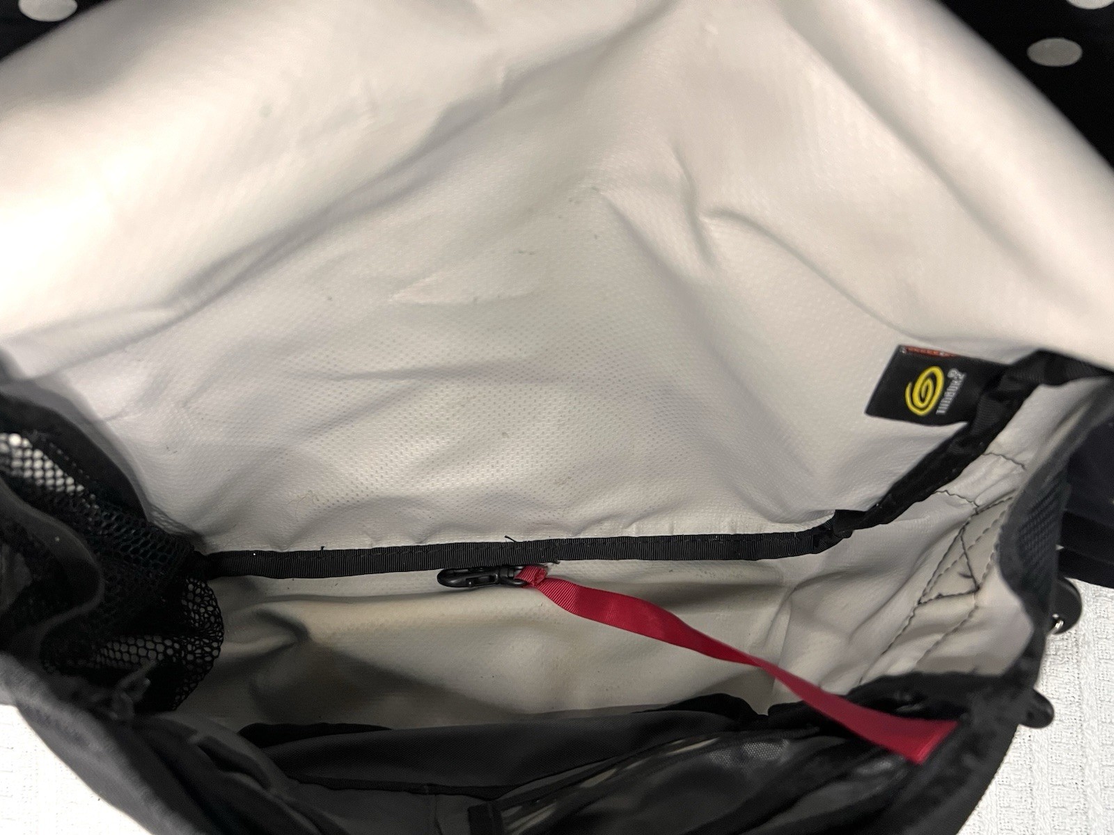 Timbuk2 Classic Messenger Bag Medium Black Gray Laptop School Work EDC Bag