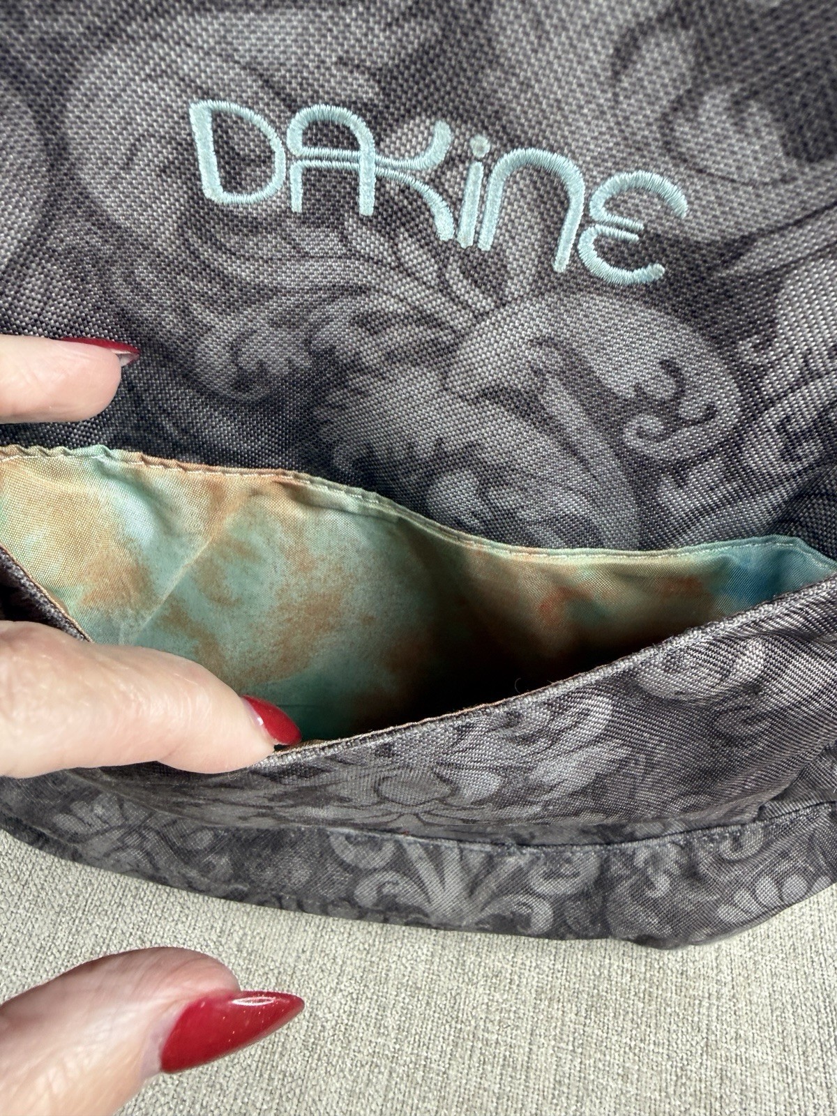 Dakine Garden Backpack Gray Damask Floral Print 7 Pocket Rucksak Daypack Hiking