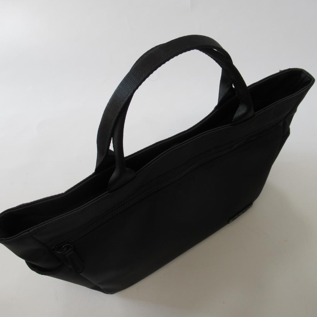 Authentic BLACK LABEL CRESTBRIDGE Black Nylon Tote Bag 21cm x 37cm x 13cm Damage