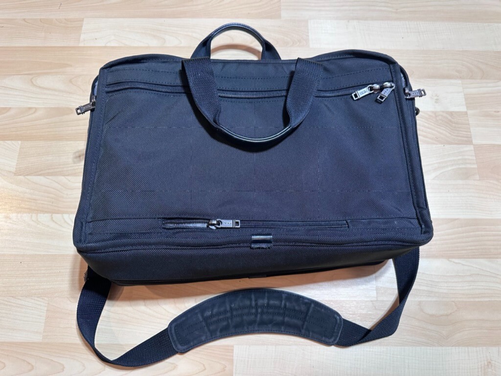 TUMI Alpha Black Ballistic expandable Laptop Business Briefcase 26041D4 EUC $595