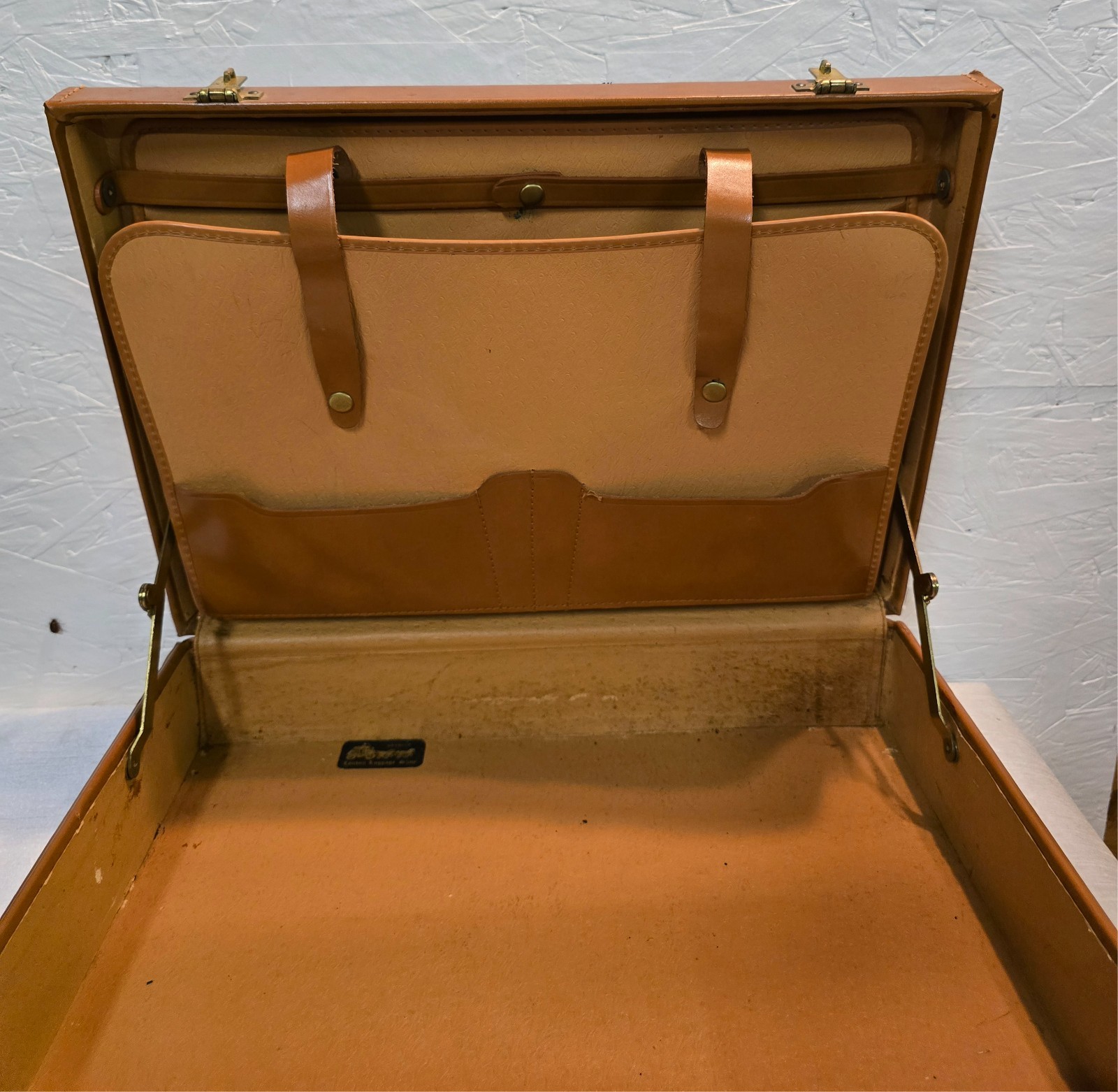 VTG Attachè Leather Top-Grain Cowhide Briefcase 17.5″ Tan London Leather Detroit