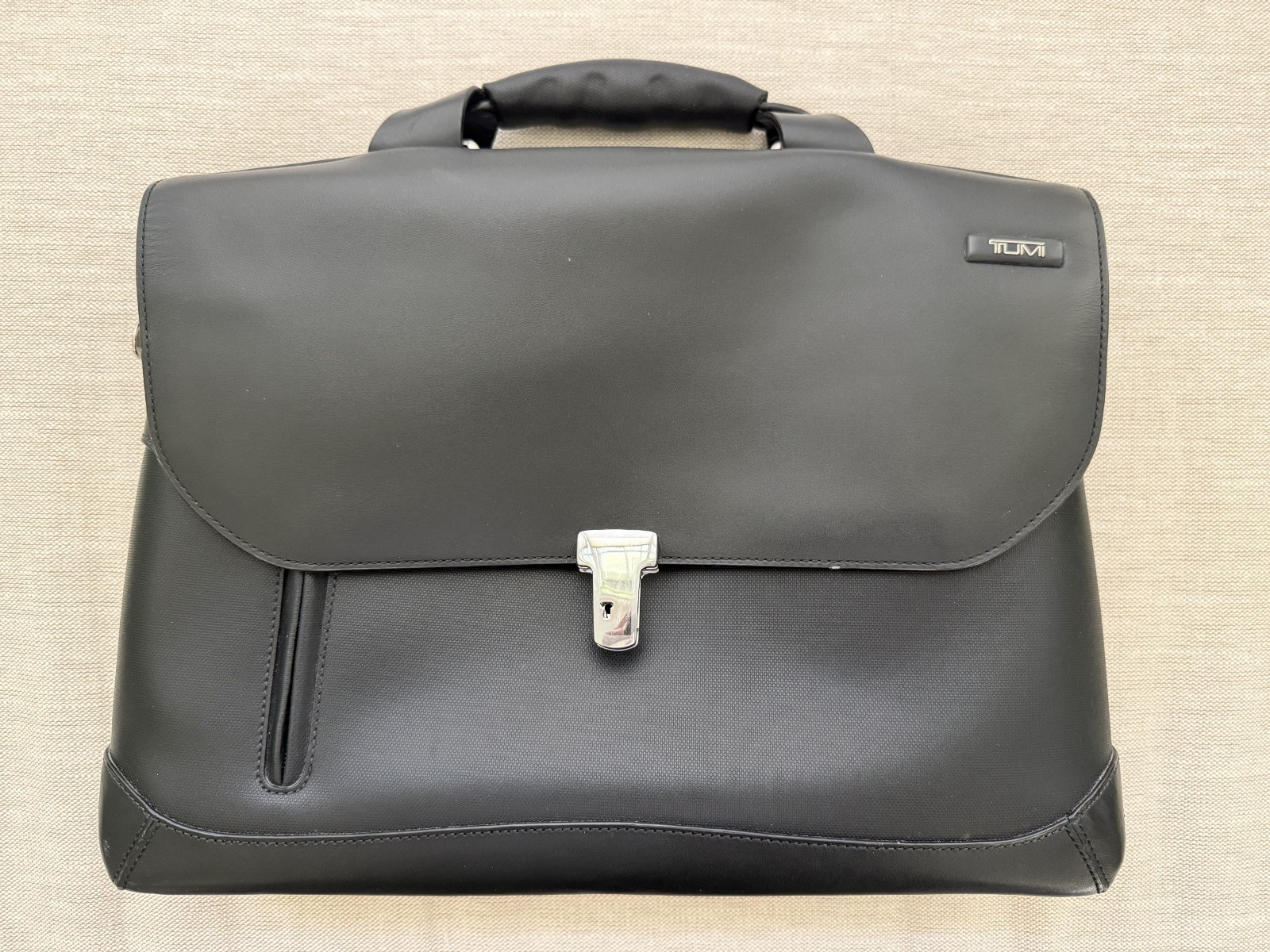TUMI Business Bag 2950D Formula T COUPE Slim Locking Leather Briefcase