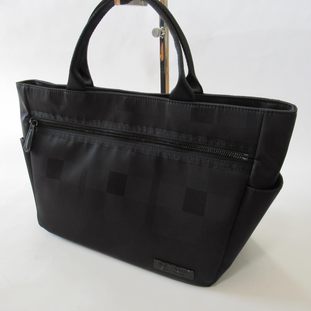 Authentic BLACK LABEL CRESTBRIDGE Black Nylon Tote Bag 21cm x 37cm x 13cm Damage