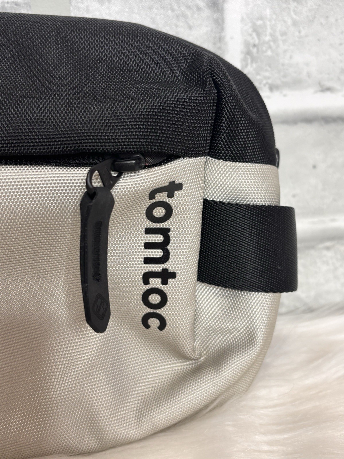 TOMTOC Explorer HO2 Sling Bag Unisex Black Taupe/Cream Crossbody