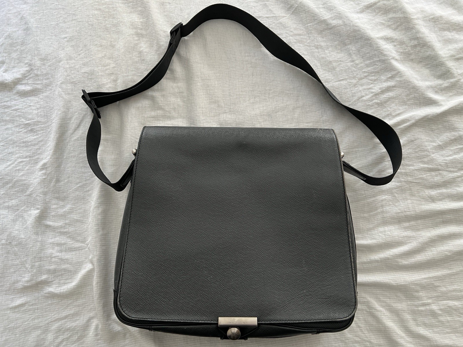 Authentic Louis Vuitton Taiga Leather Victor Shoulder Messenger Bag