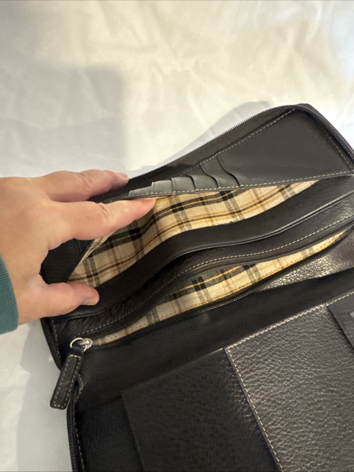 Levenger Zip-Around Black Premium Pebbled Leather Wallet Organizer Quality Lux