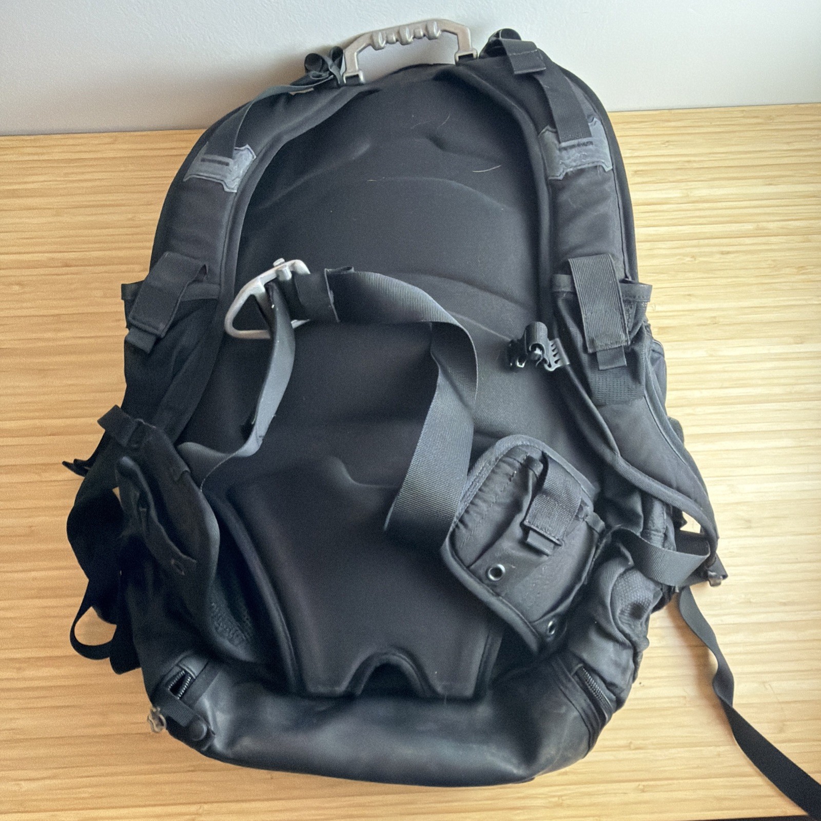 Oakley Kitchen Sink Backpack 34L Tactical Bag 17″ Laptop Field Gear Black Red