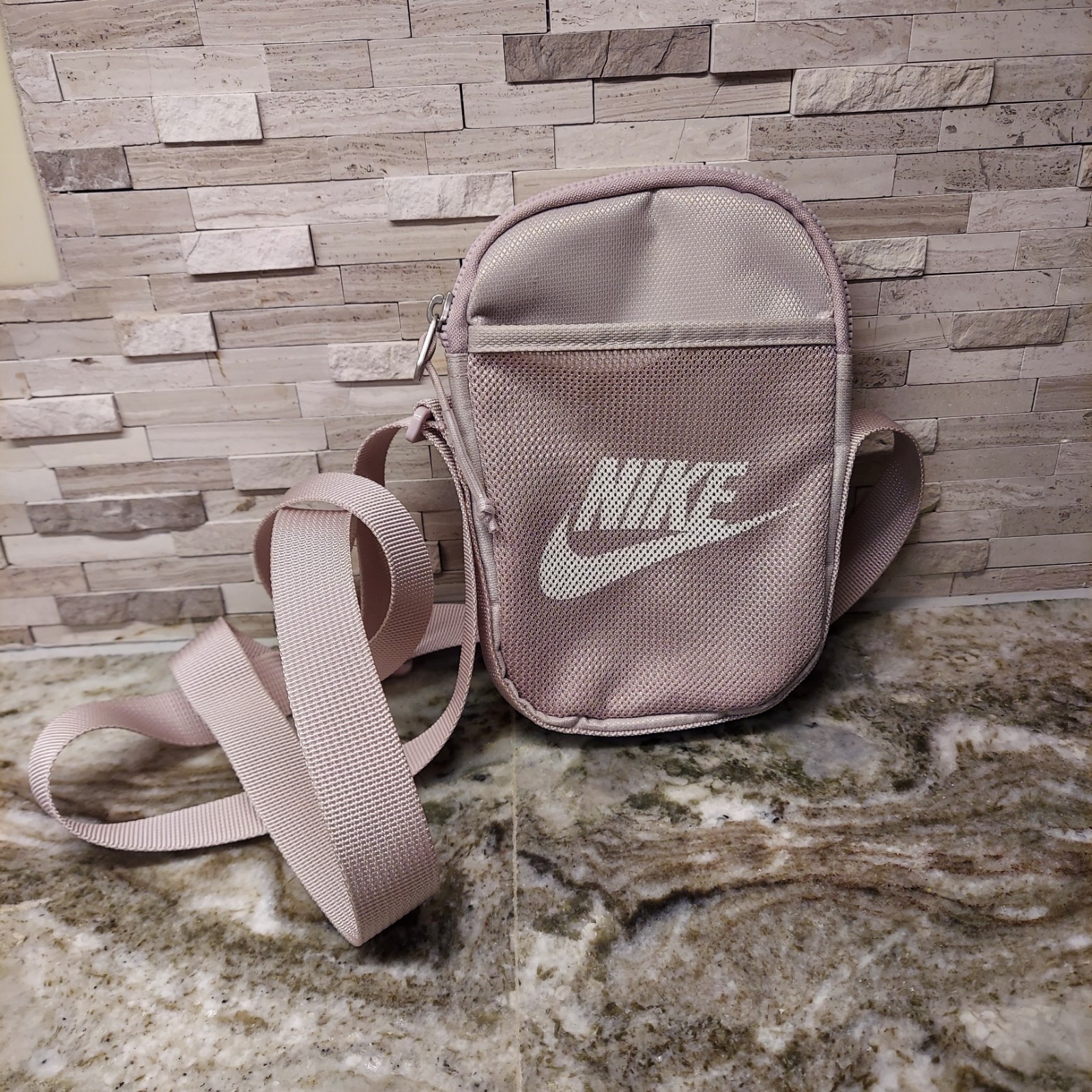 Nike Crossbody Bag Blush Pink White Mesh EUC Great for Travel – Cell Phone