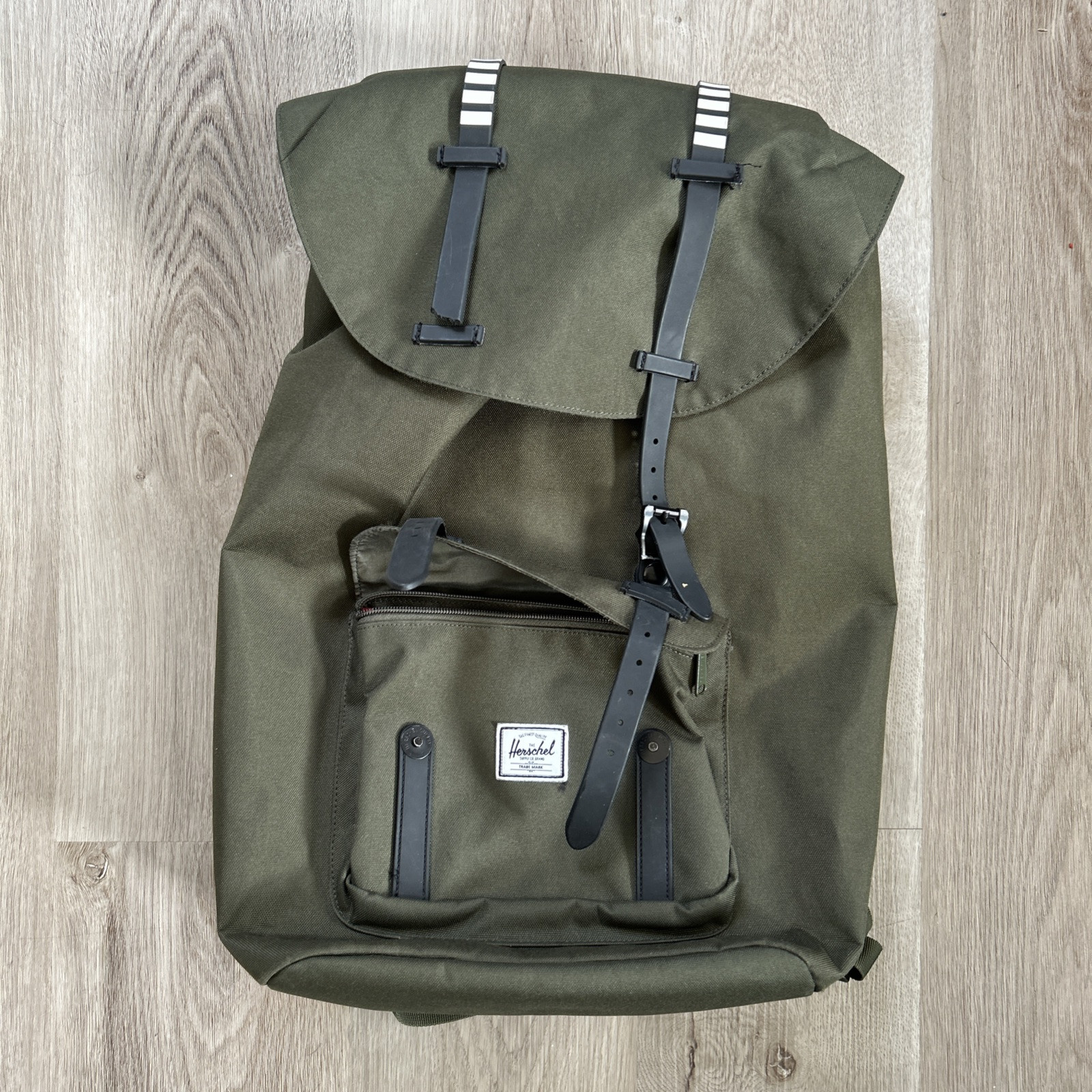 Herschel Supply Co Little America Backpack 30L Green READ Broken Straps REPAIR