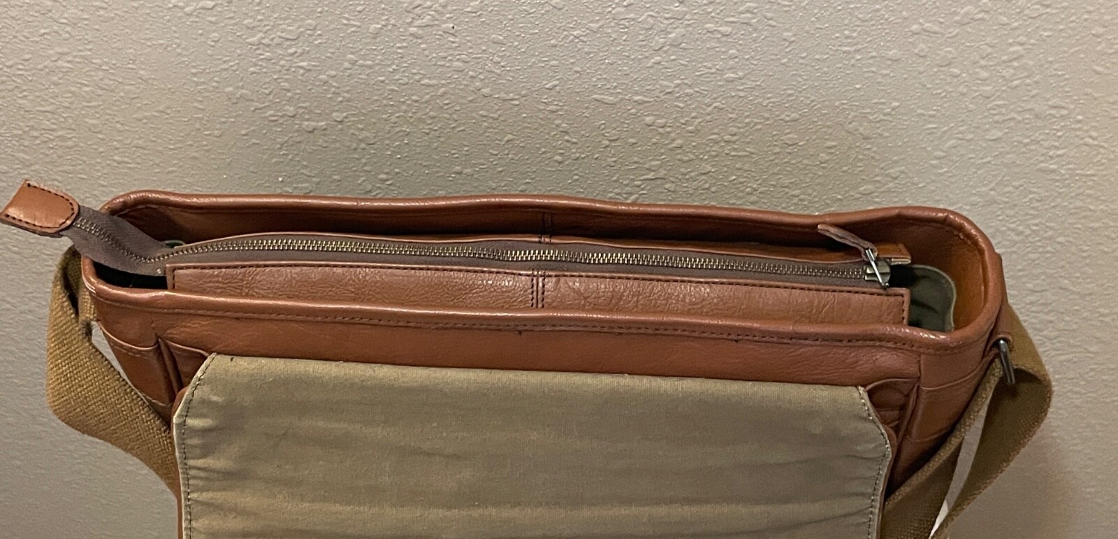 Buffalo Jackson Trading Co. Leather Briefcase Satchel Messenger Bag Conac Brown