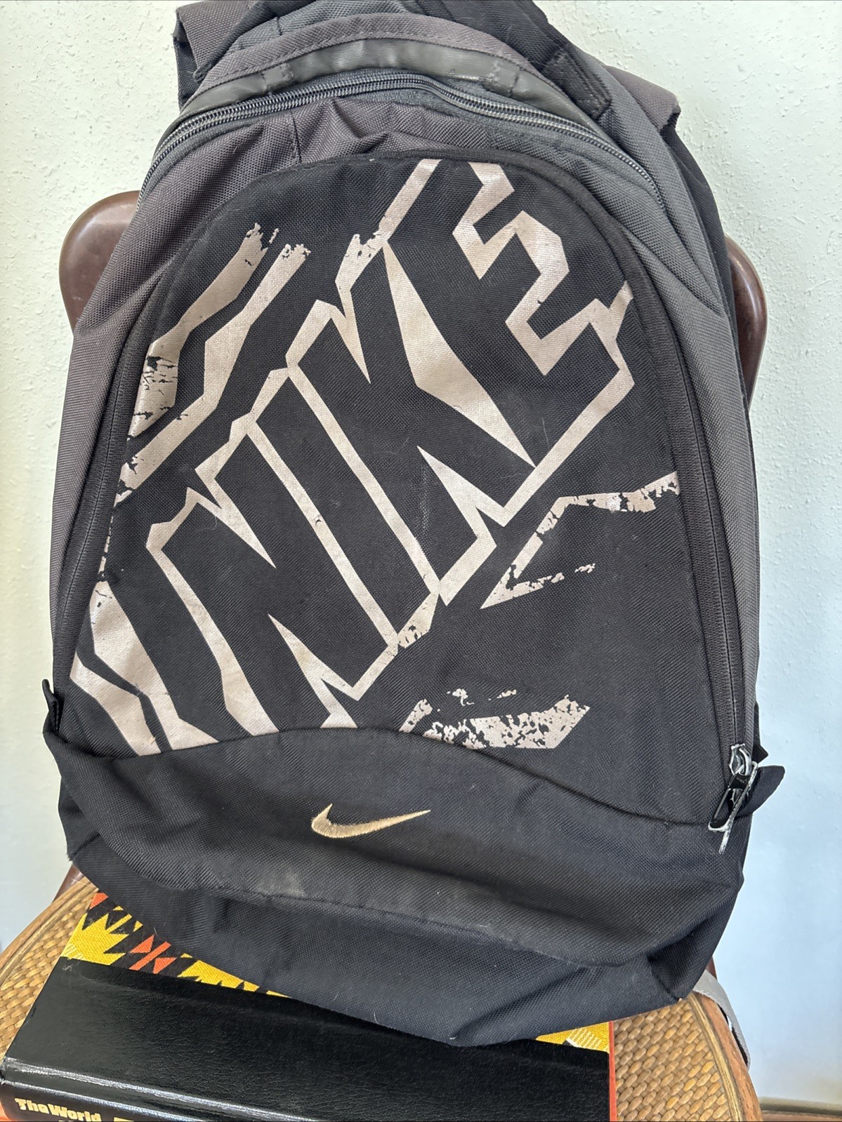 VTG Y2K black/grey Nike backpack swoosh 2 zipper compartments strap