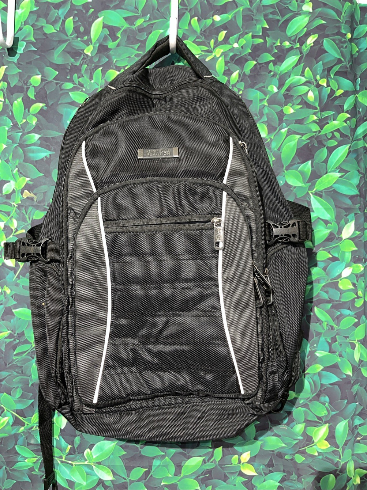Kenneth Cole Reaction No Looking Back laptop backpack With defects