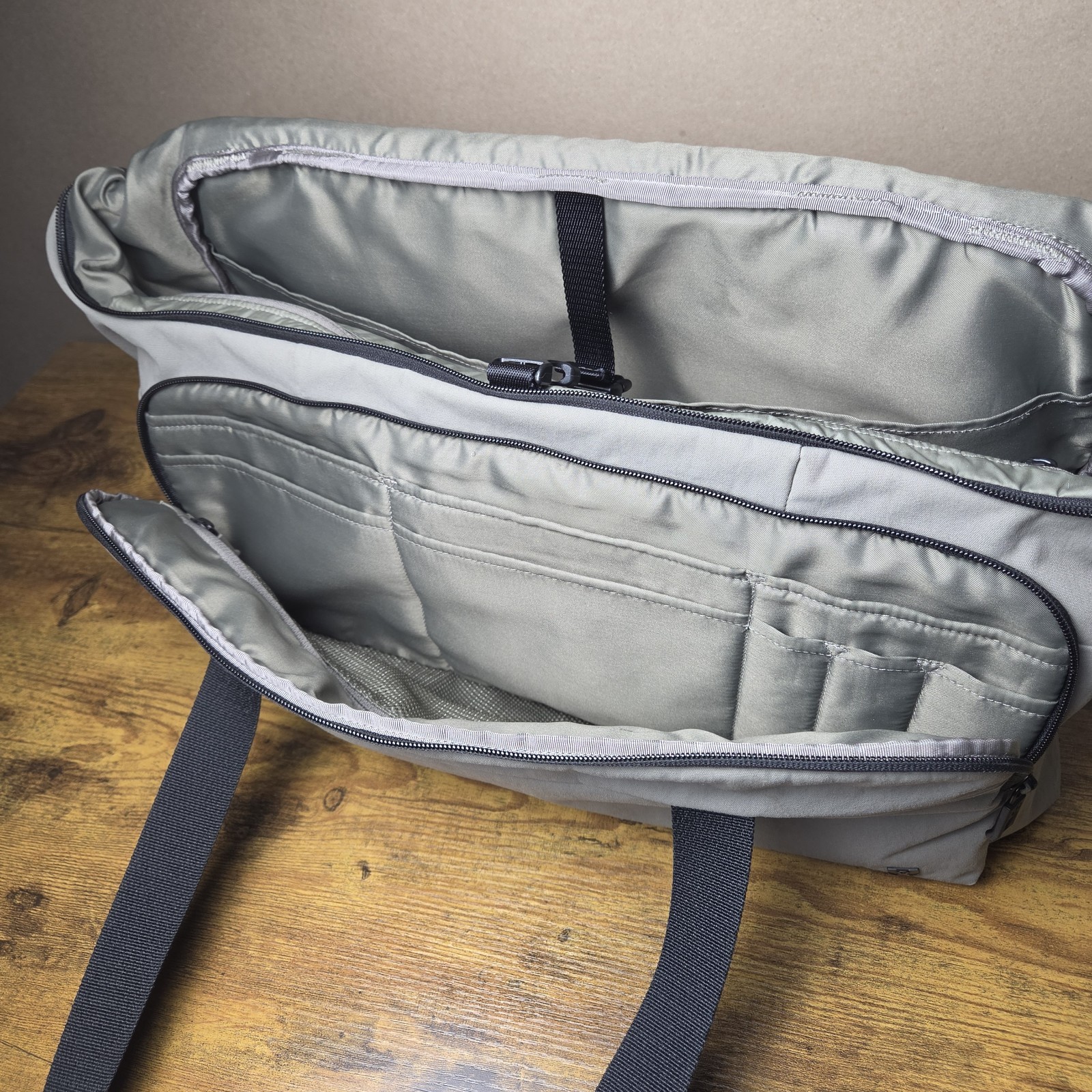 Lululemon Early Embark Duffel Gray Messenger Laptop Travel Bag