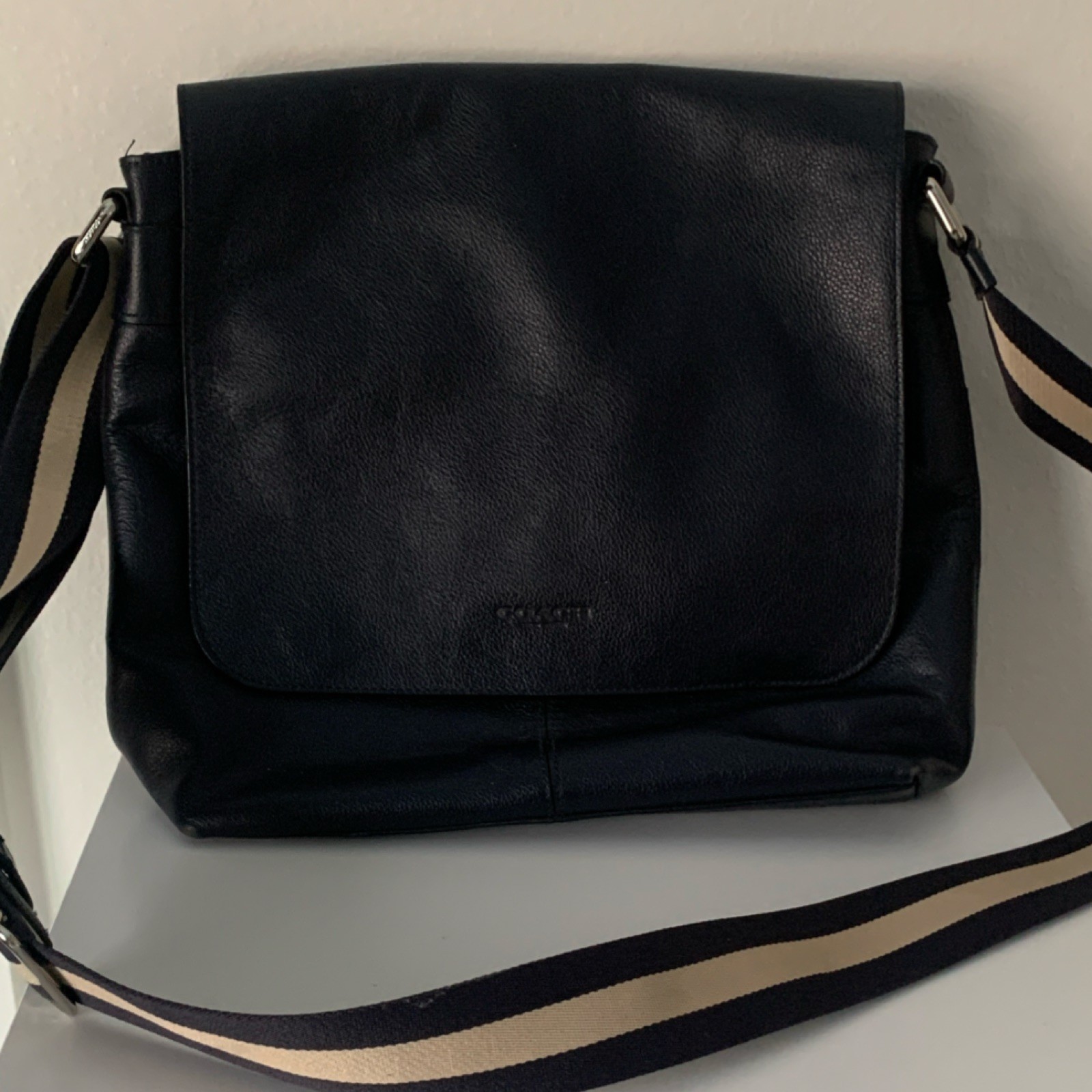 Coach Blue Messenger Bag Adjustable Canvas Strap Zip & Magnetic Closure