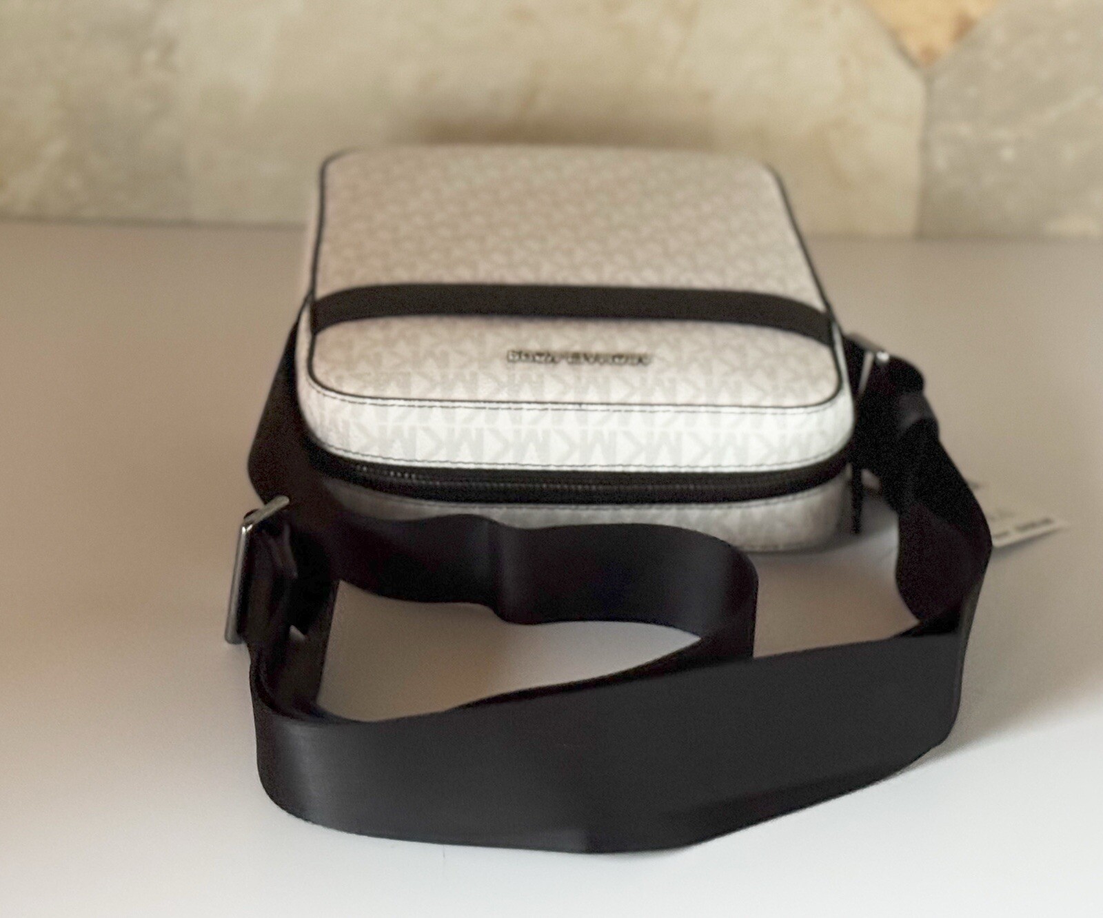 MICHAEL KORS COOPER MEDIUM SHOULDER CROSSBODY FLIGHT BAG MK BRIGHT WHITE/BLACK