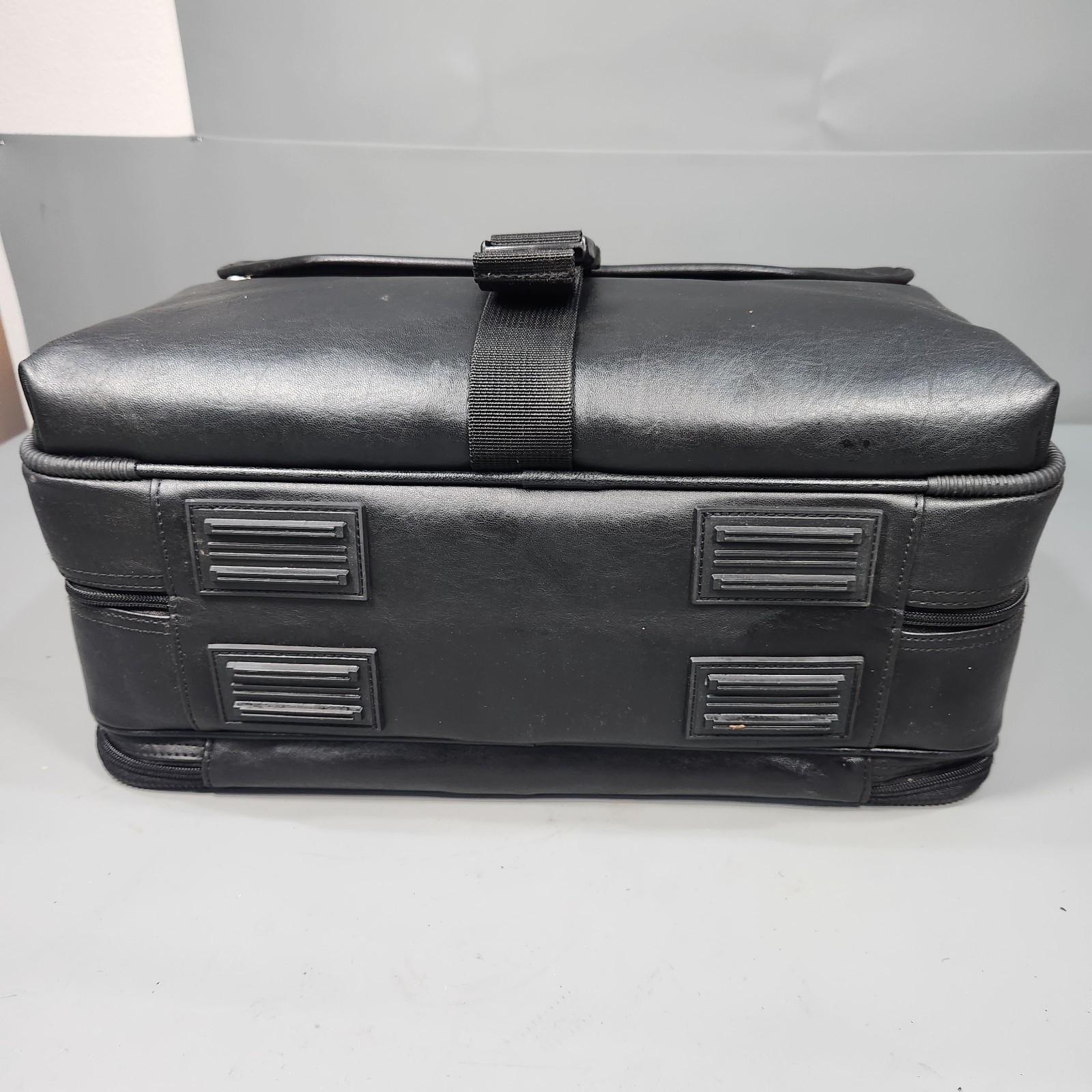 Samsonite Classic Computer Case Black Leather Dual Laptop Bag 15.5″ w/strap