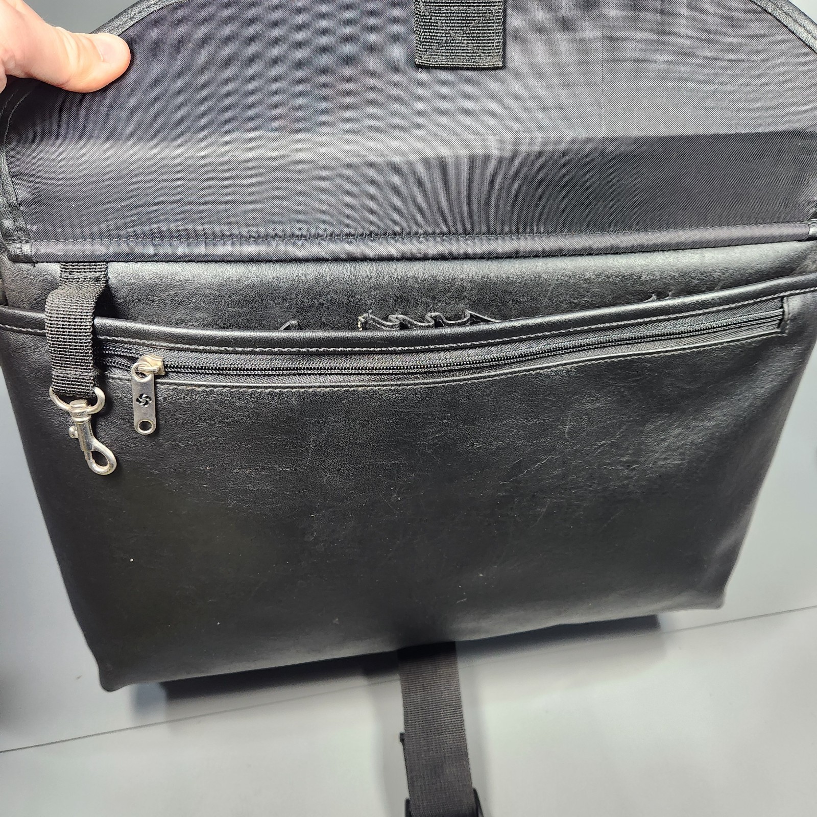 Samsonite Classic Computer Case Black Leather Dual Laptop Bag 15.5″ w/strap