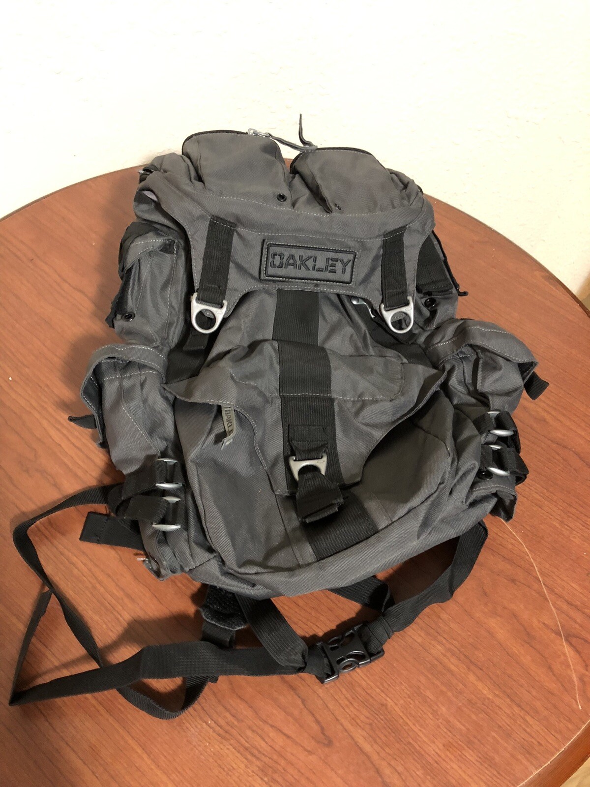 Oakley Shadow Mechanism