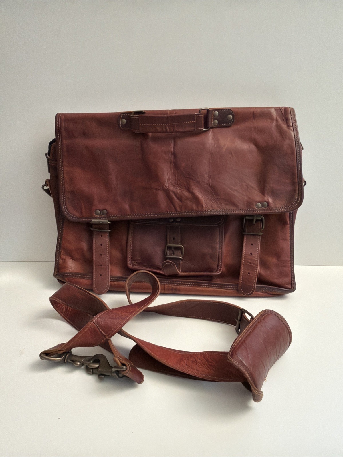 Komal’s Passion Leather Messenger Bag Brown Distressed Laptop Satchel 18″ Clean!