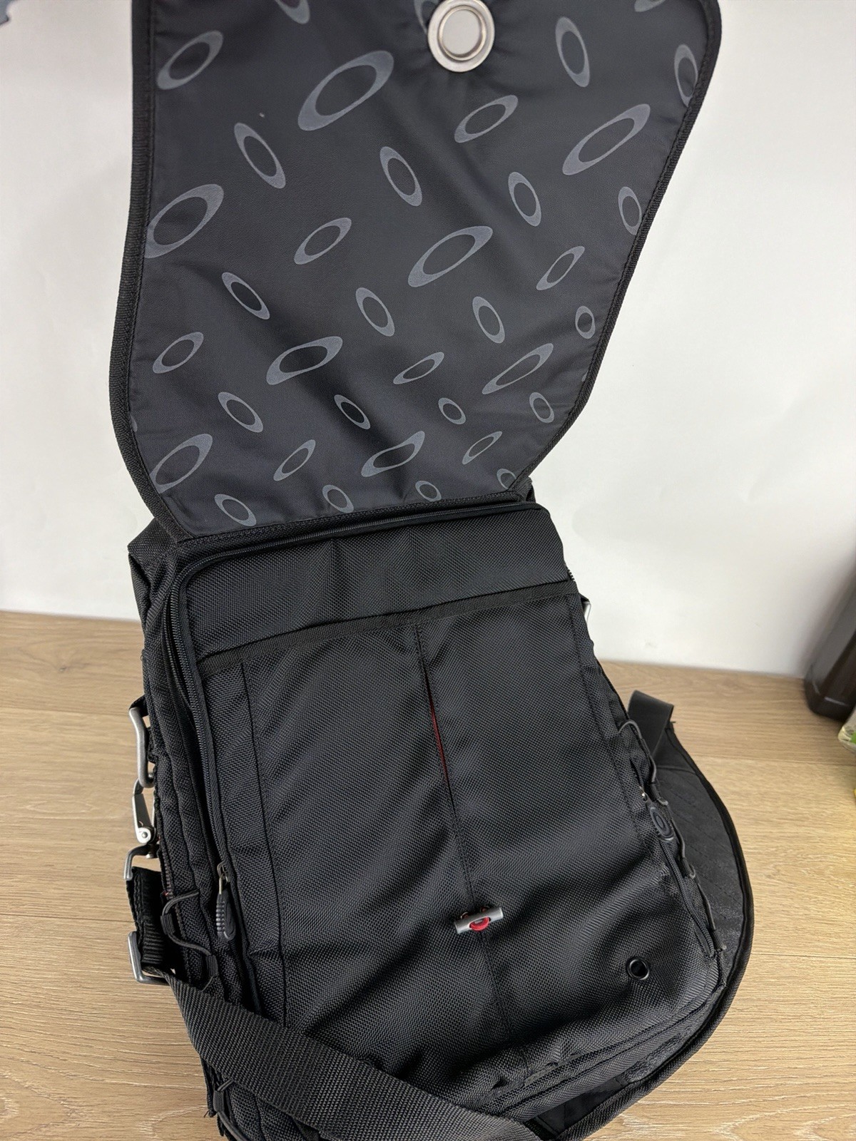 Oakley Tactical Field Gear Vertical Messenger Day Pack Laptop Bag Black Vintage