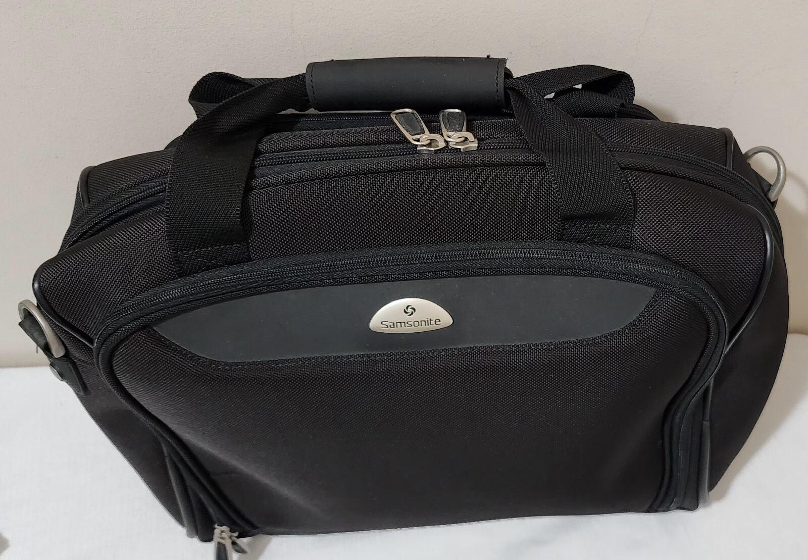 Samsonite Travel Black Laptop Briefcase MessengerBag,Fits 17” Polyethylene Vinly