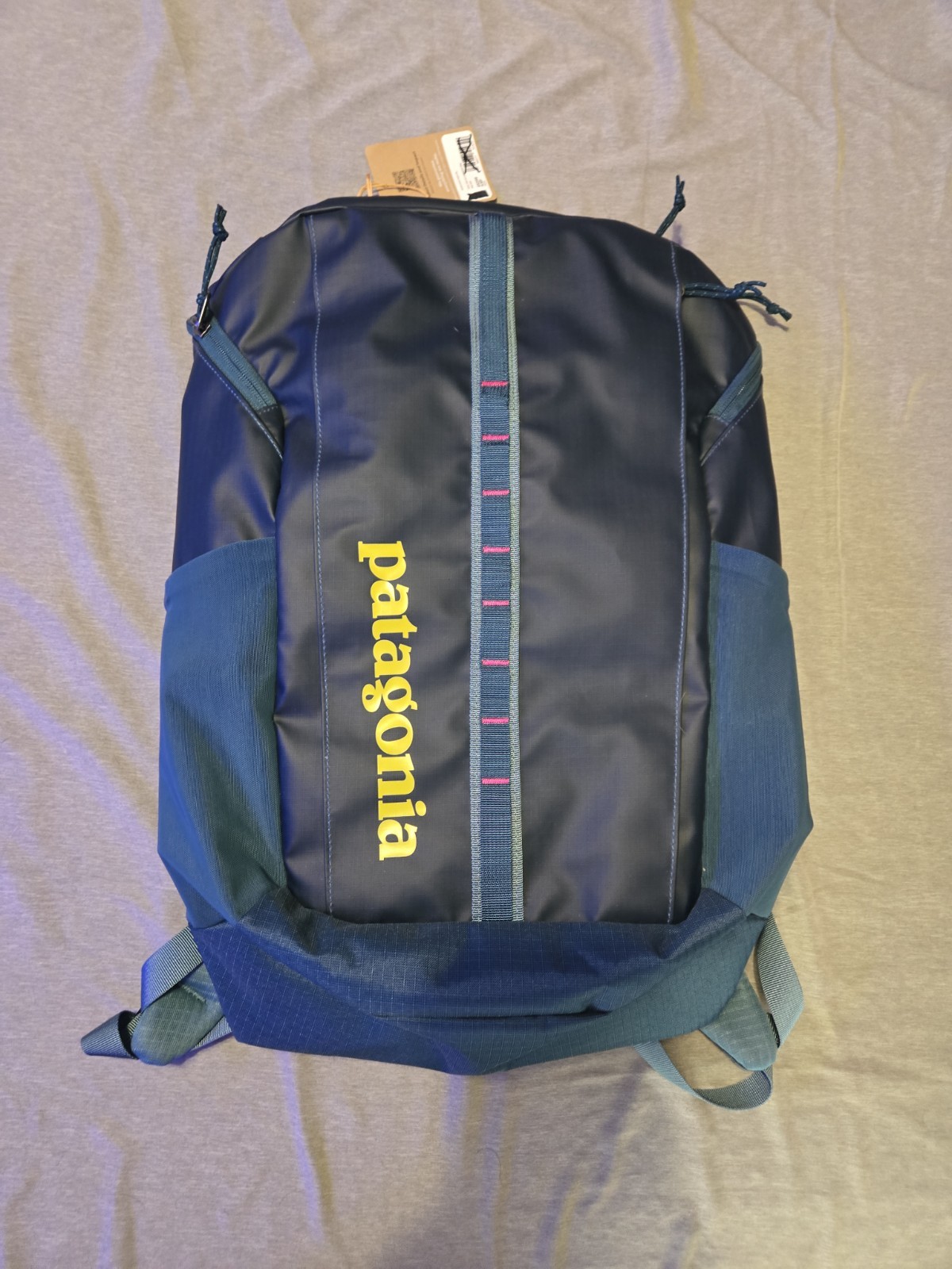Patagonia 25L Black Hole Backpack Pack 49298 Tidal Teal With Luminous Pink